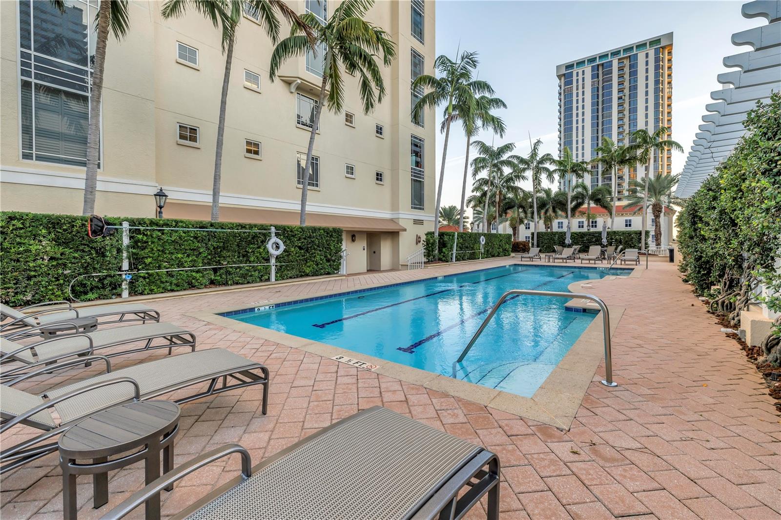 FLORENCIA CONDO - Residential