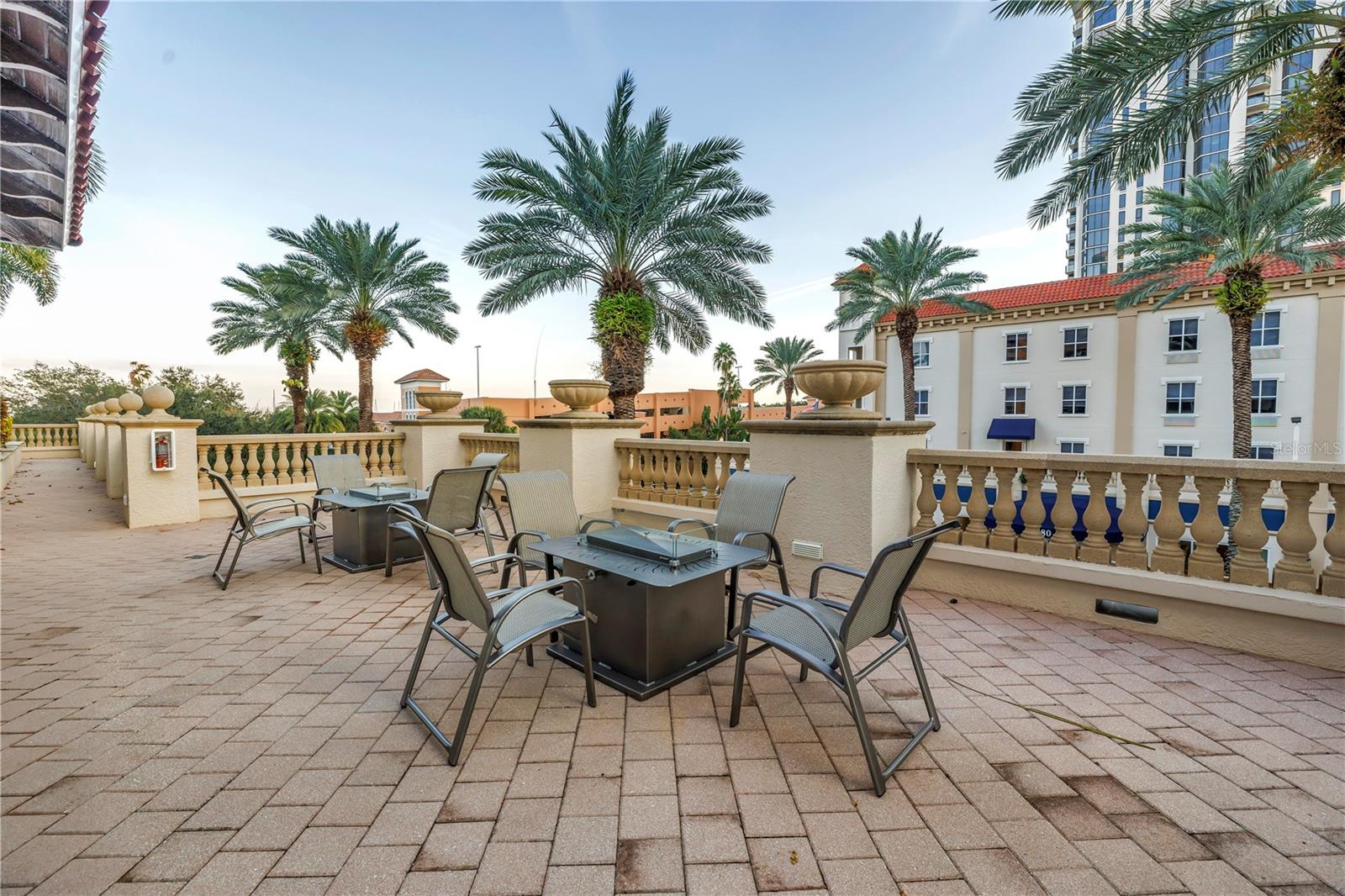 FLORENCIA CONDO - Residential