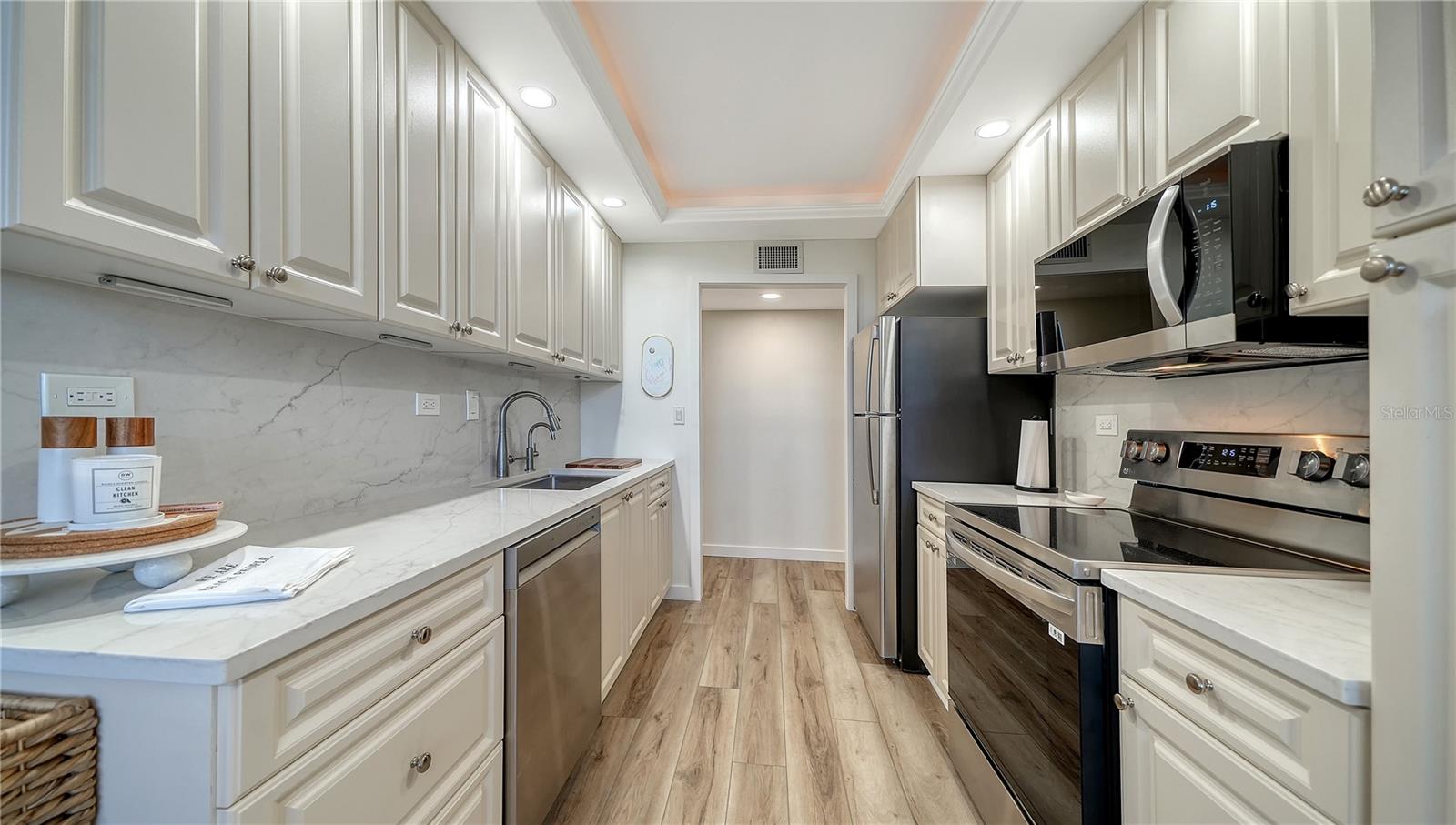 PRIVATEER SOUTH - Residential