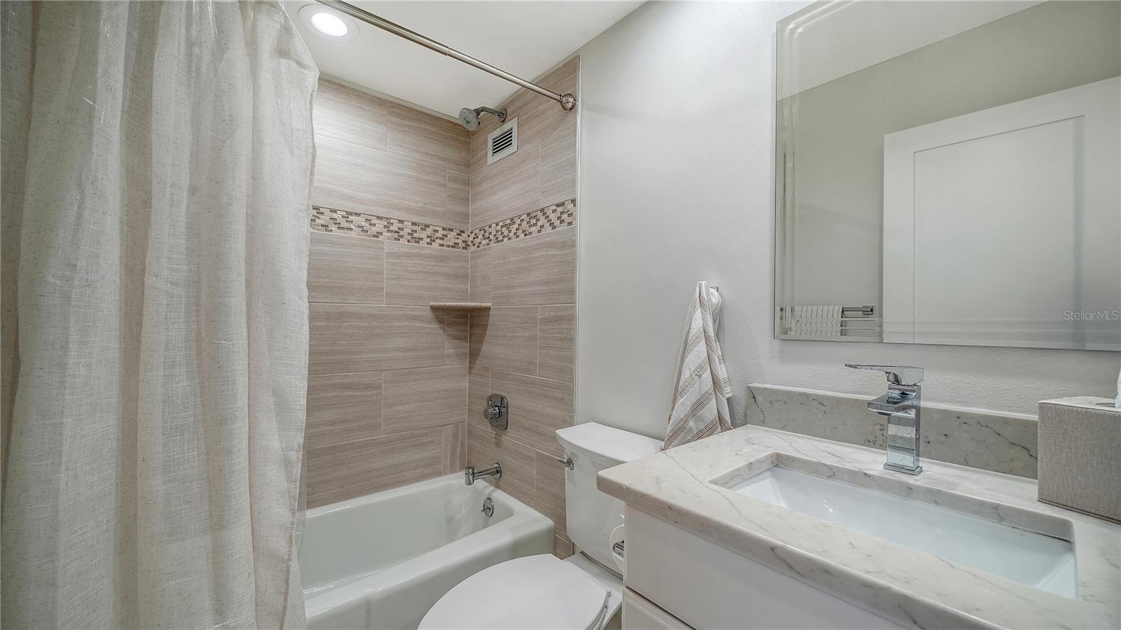 PRIVATEER SOUTH - Residential