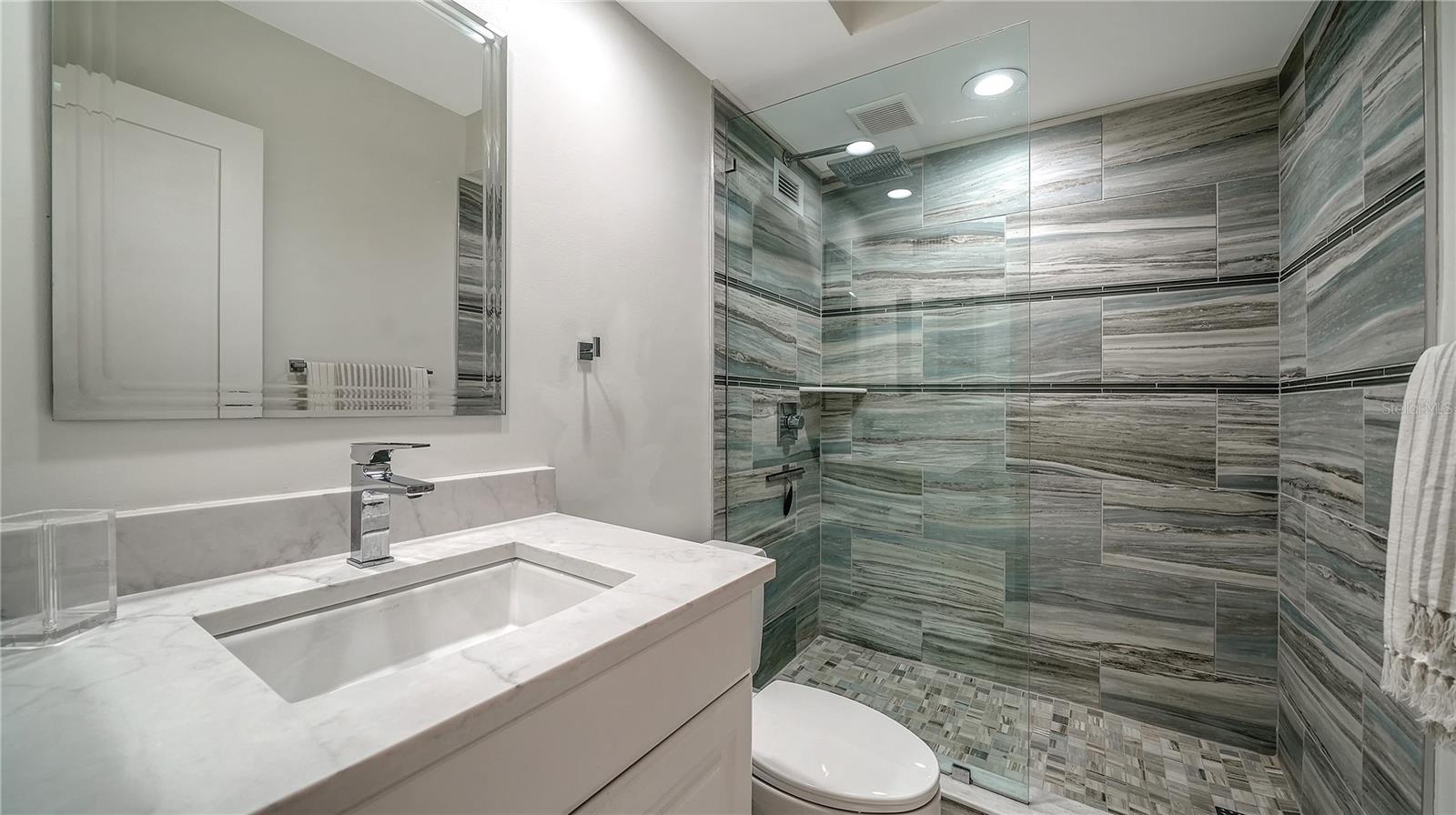 PRIVATEER SOUTH - Residential