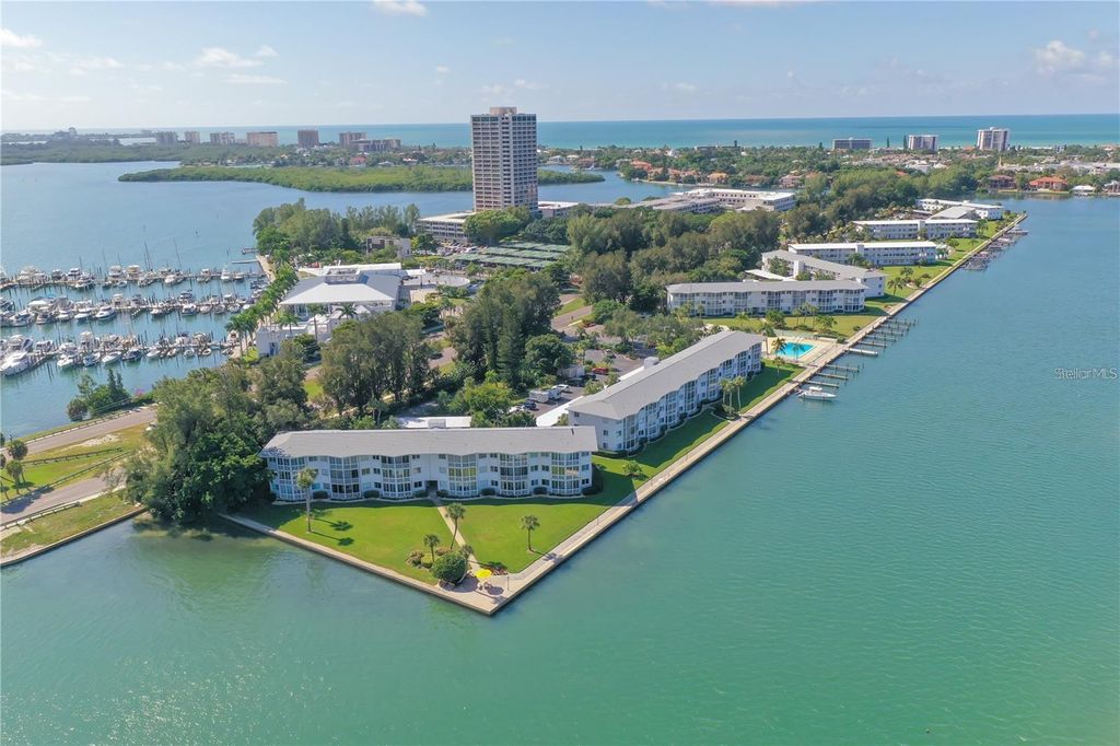 Sarasota Harbor East tract | Sarasota Real Estate 3 Photo of 769 John Ringling Boulevard #3, Sarasota, FL 34236 (MLS # A4664887)