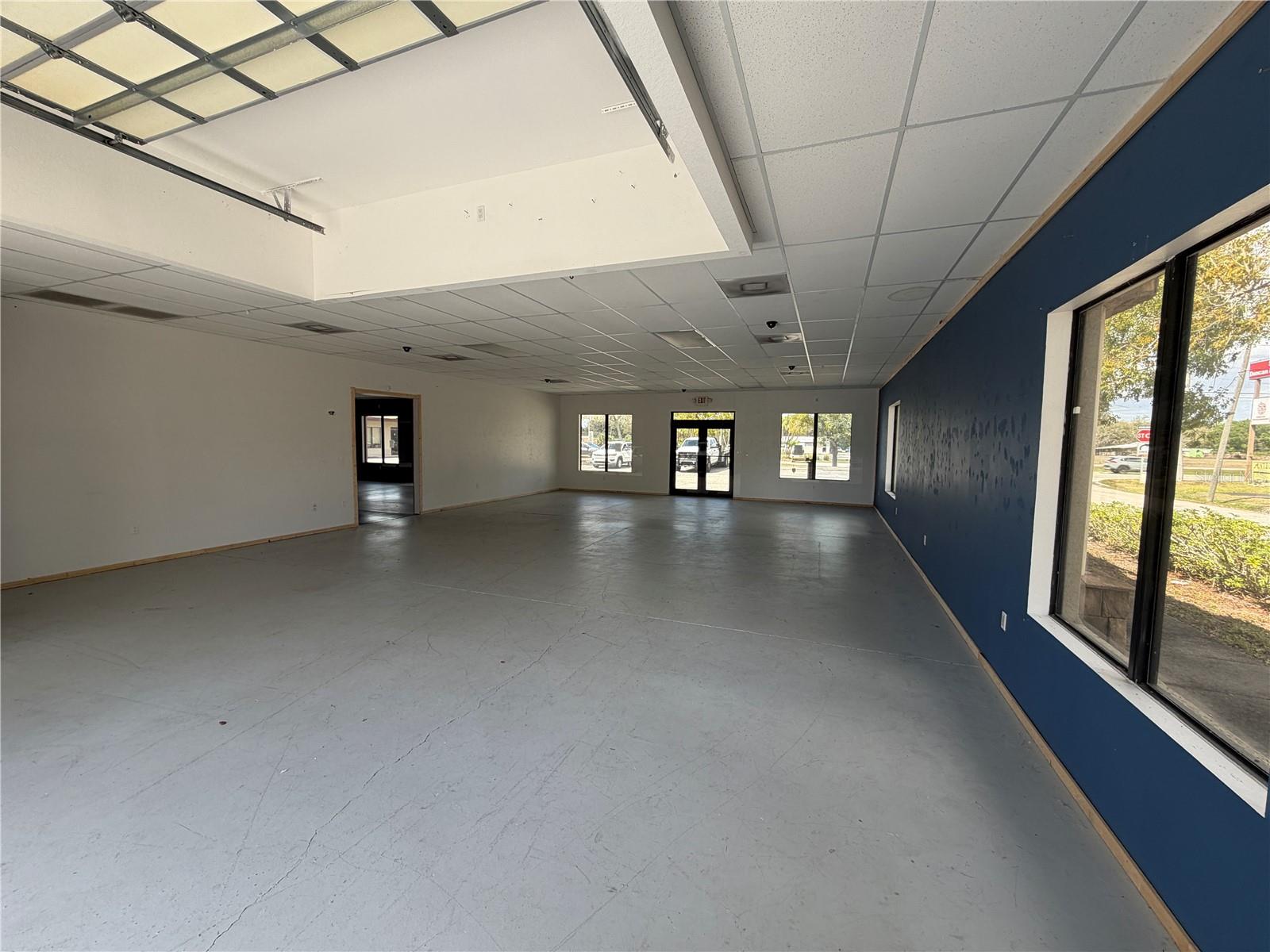 US 17 GALLERIA COMM CONDO - Commercial Lease