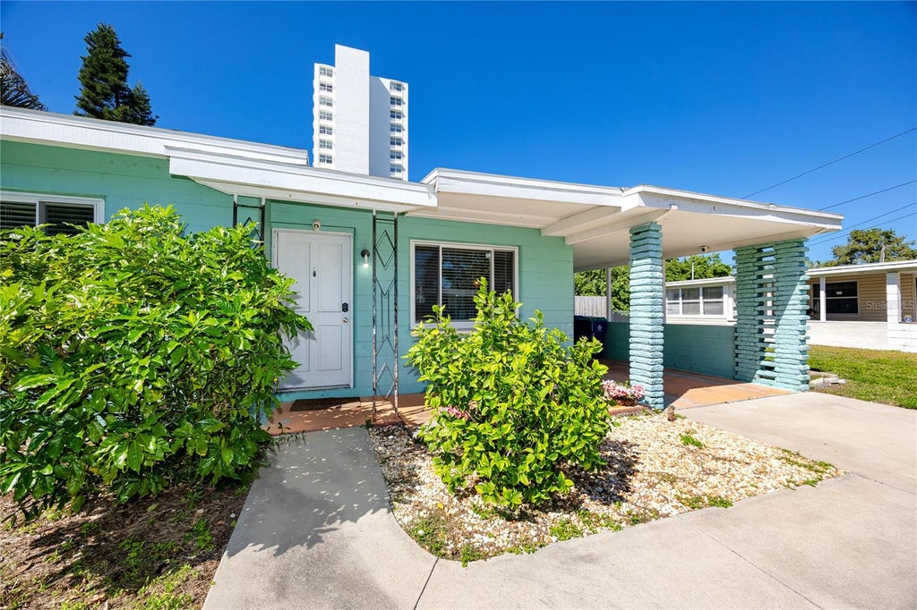 Photo of 925 67th Street S, St Petersburg, FL 33707 (MLS # TB8560590)