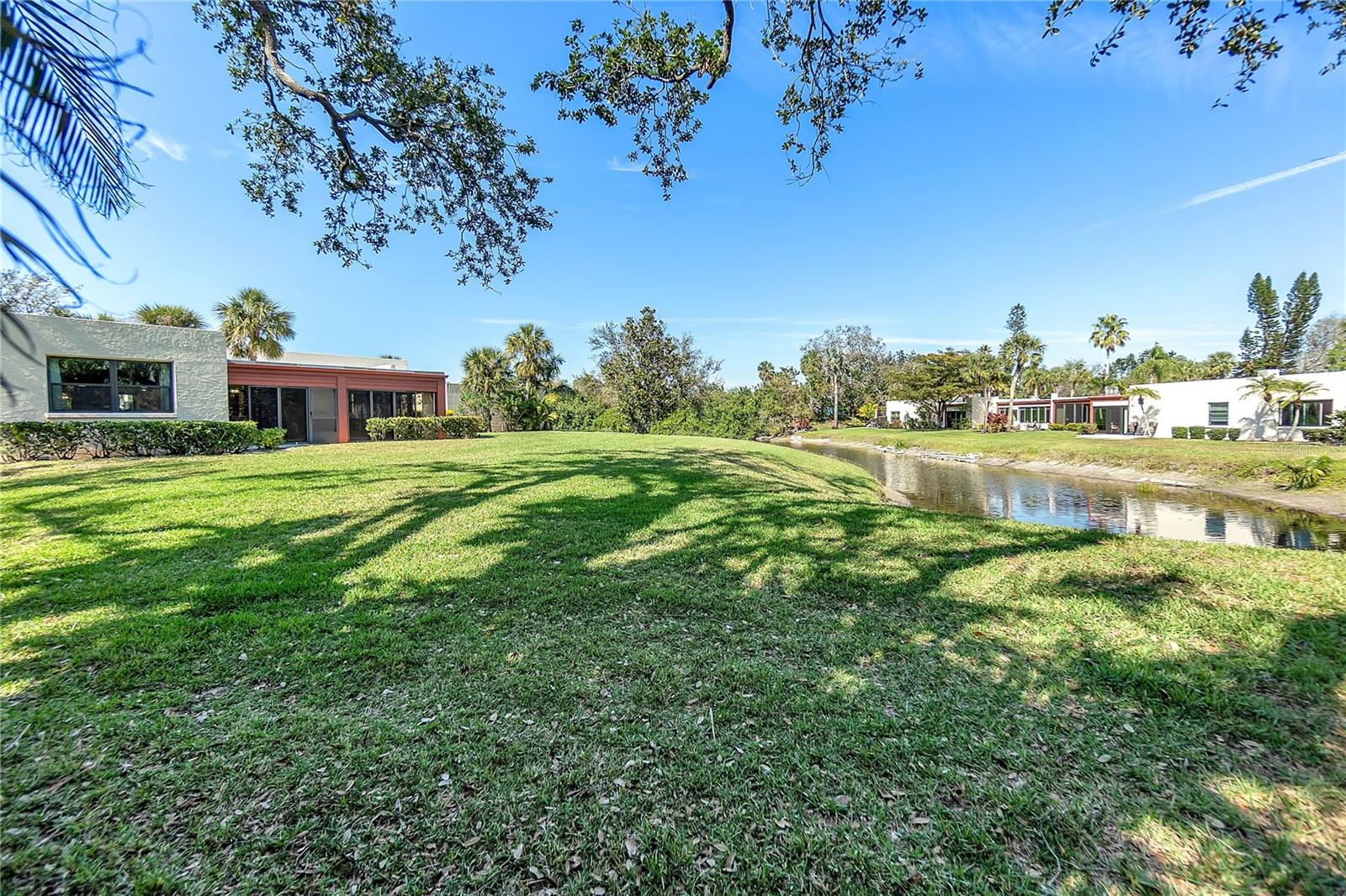 622 SPRING LAKES BOULEVARD