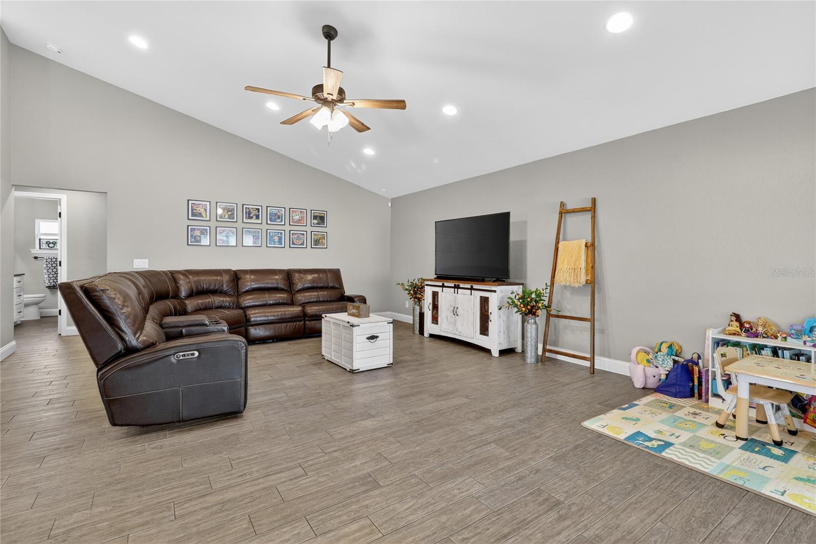 BENTLEY OAKS - Residential