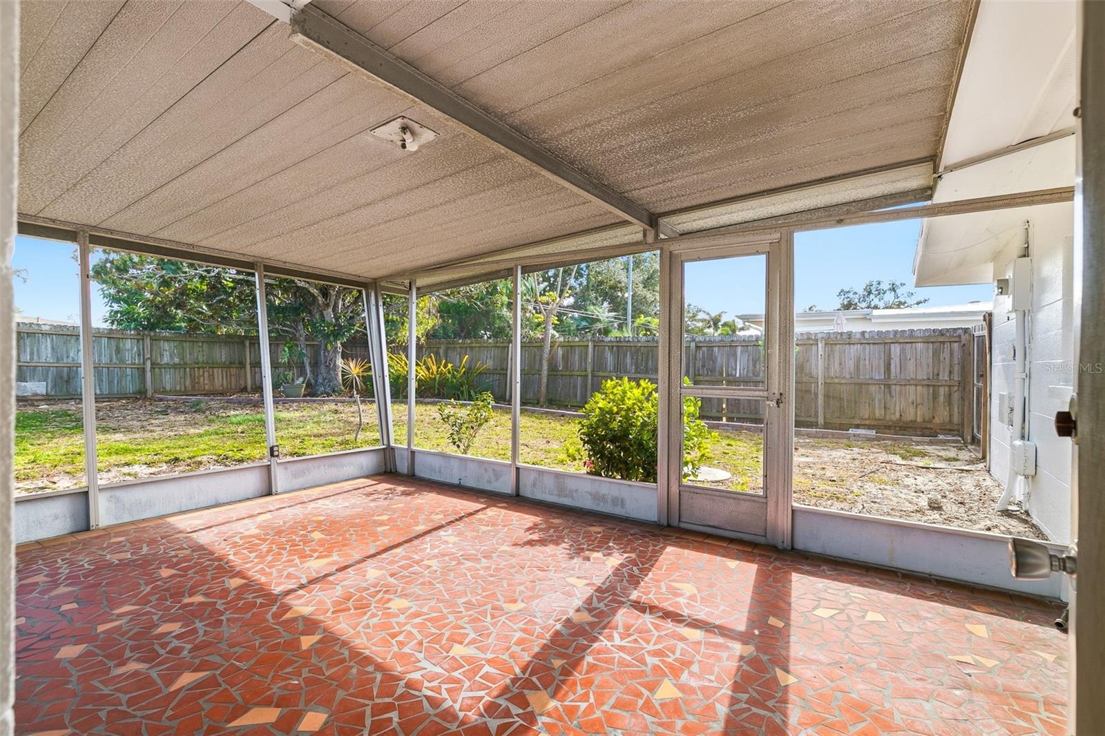 SOUTH GATE - Residential