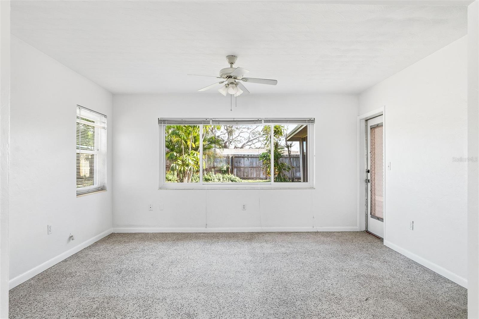 SOUTH GATE - Residential