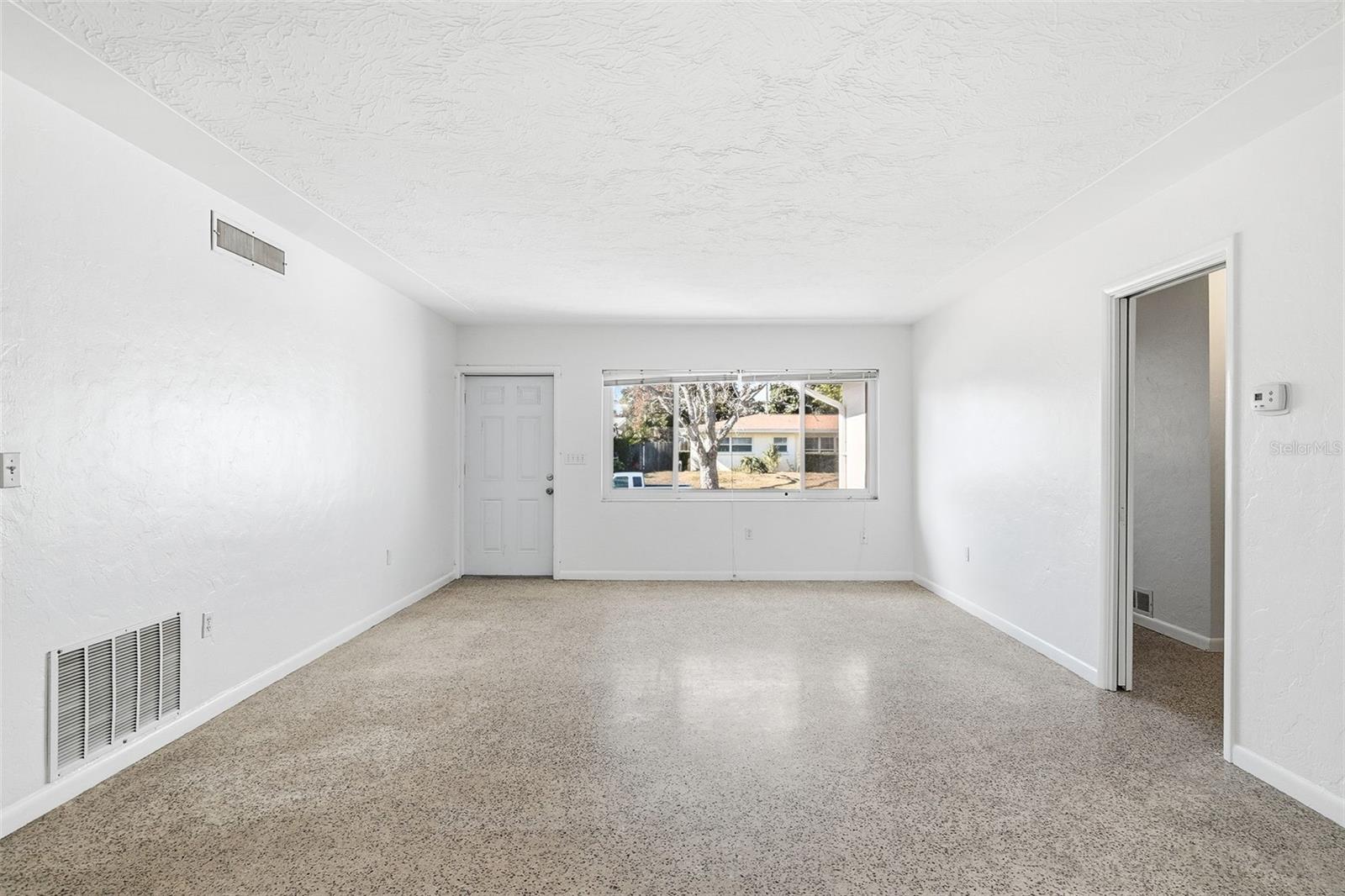 SOUTH GATE - Residential