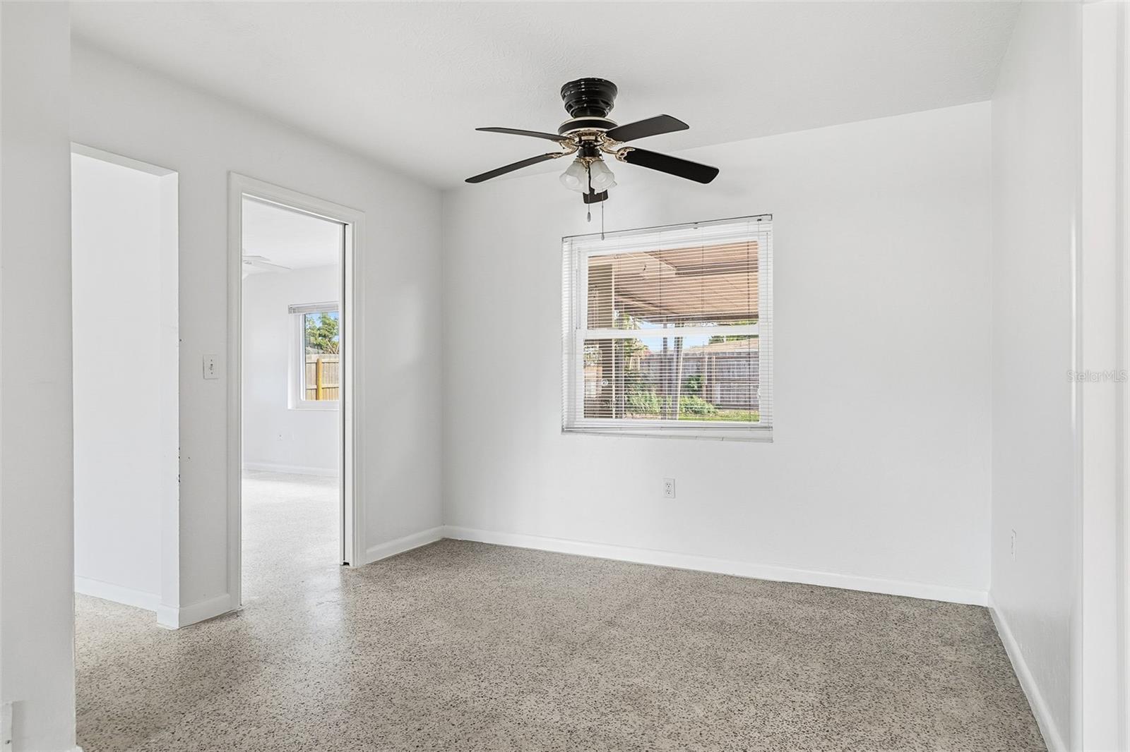 SOUTH GATE - Residential