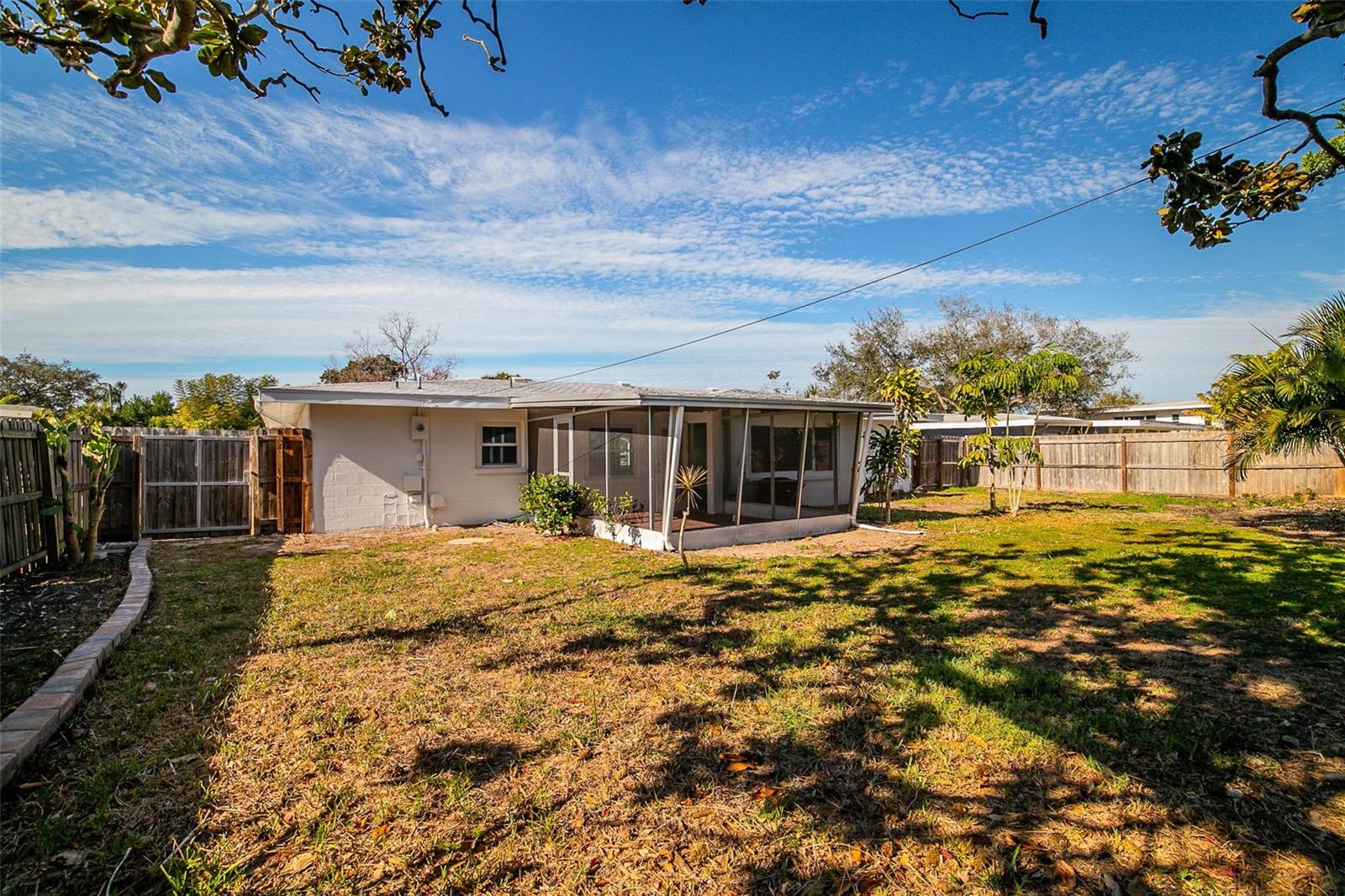 SOUTH GATE - Residential