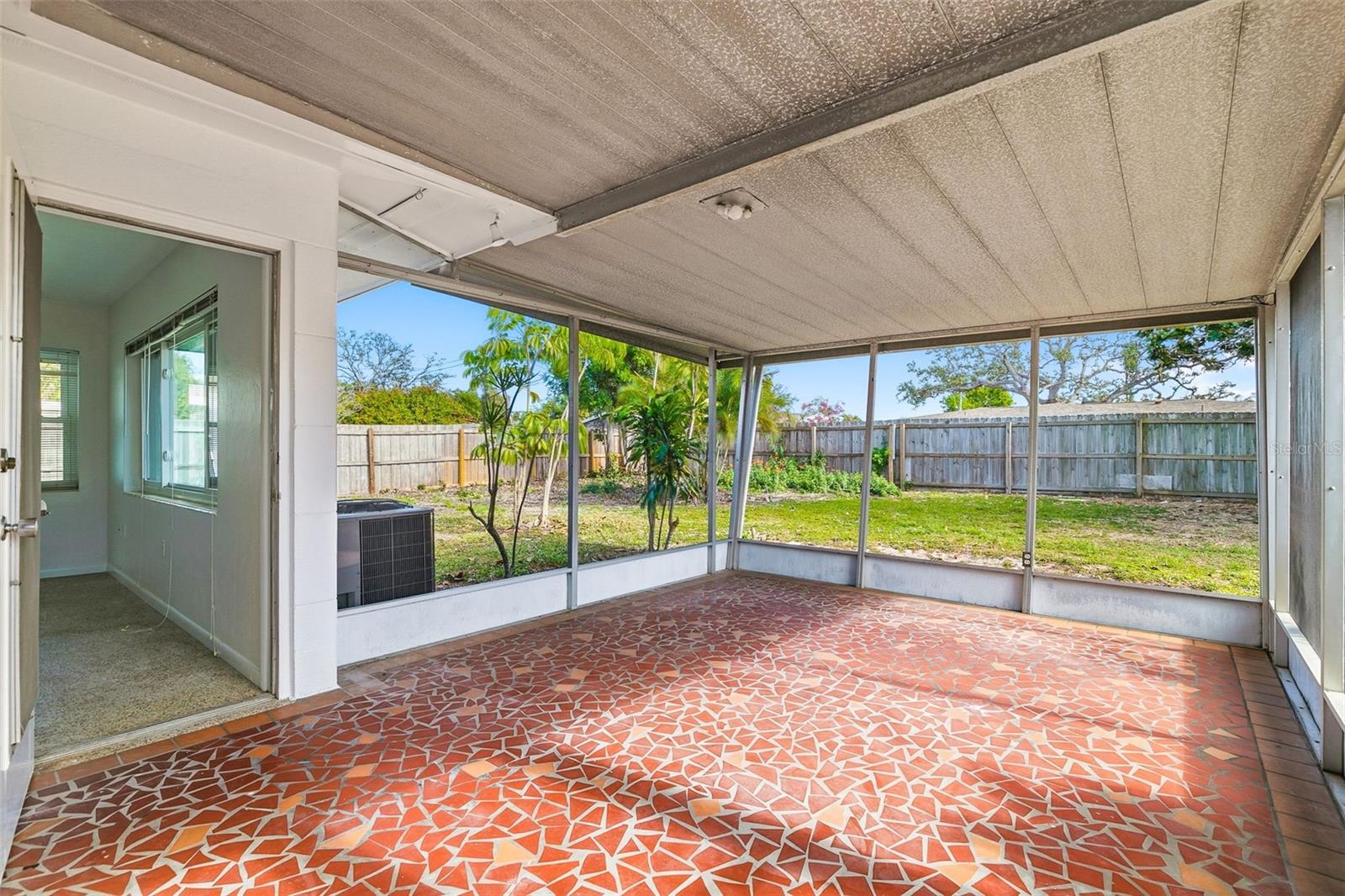 SOUTH GATE - Residential