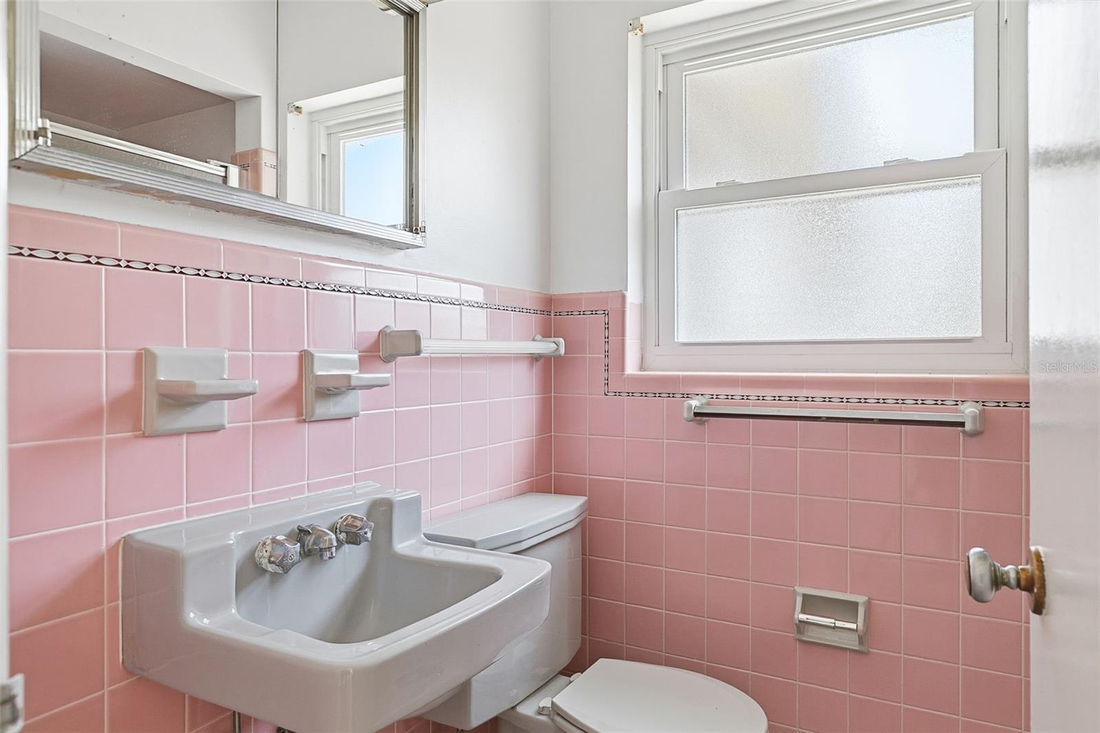 SOUTH GATE - Residential