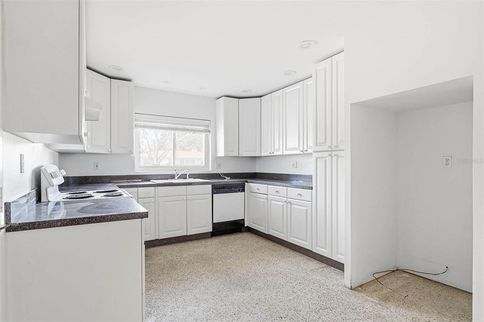 SOUTH GATE - Residential