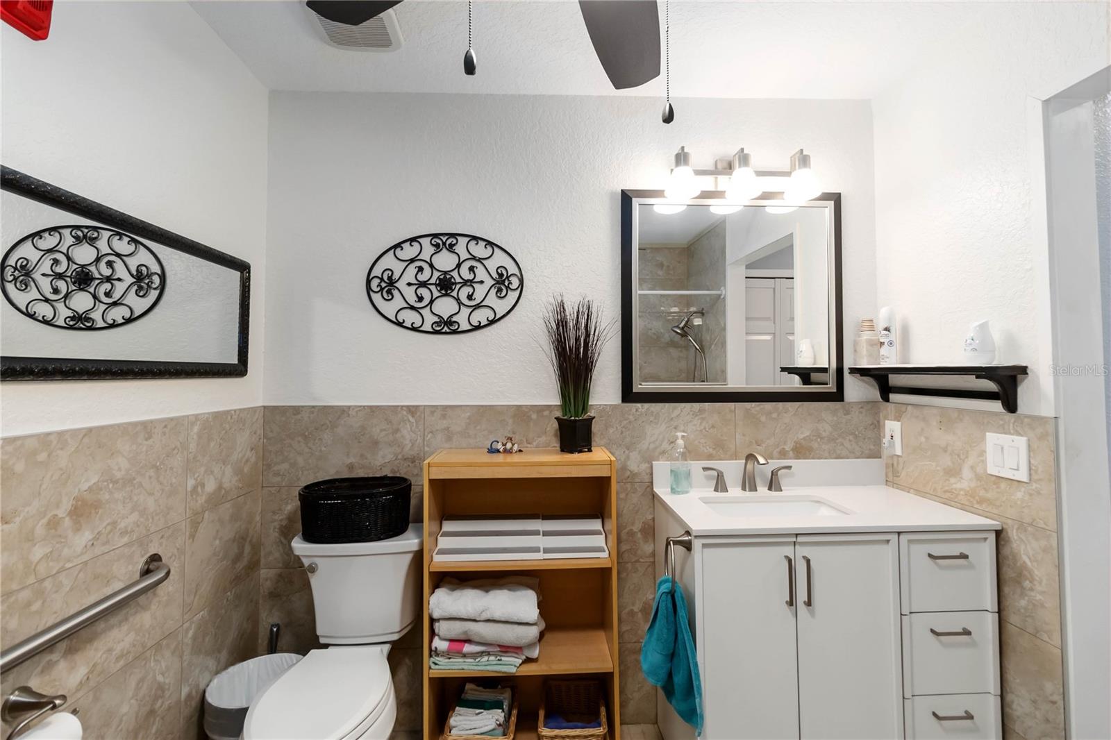 COUNTRY CLUB CIRCLE - Residential