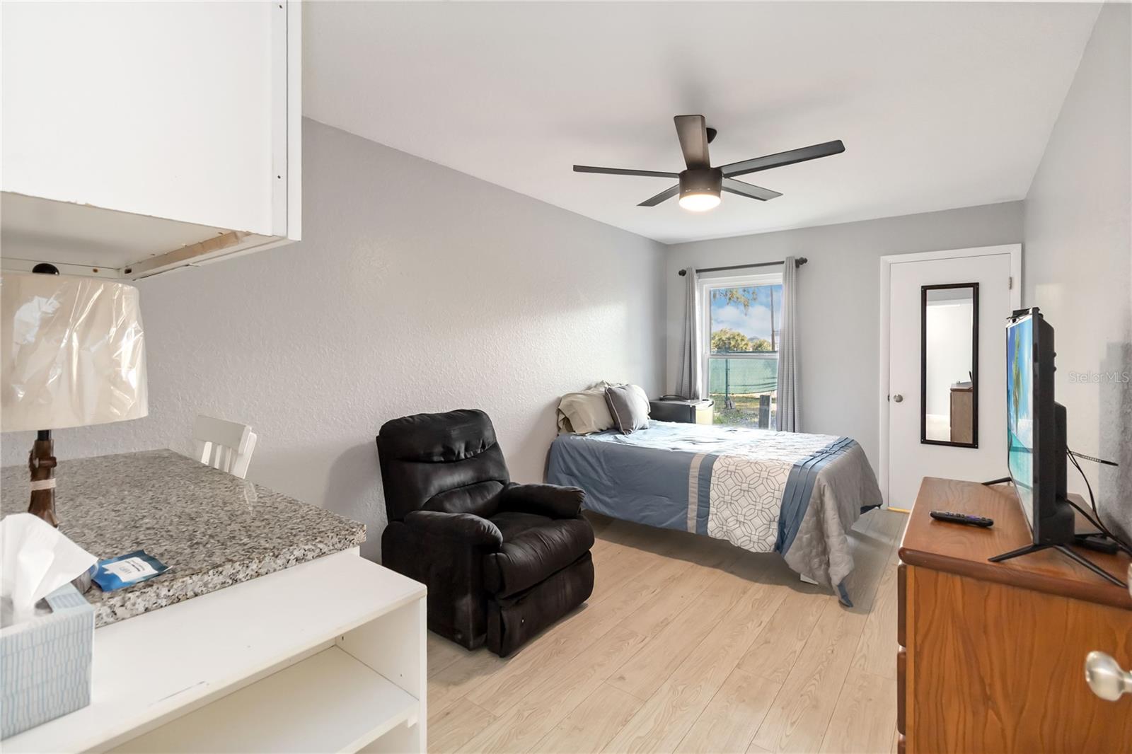 COUNTRY CLUB CIRCLE - Residential