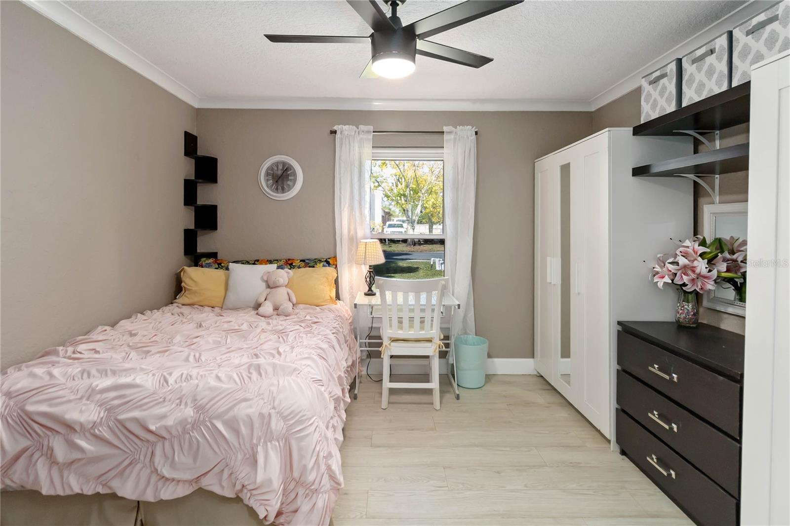 COUNTRY CLUB CIRCLE - Residential