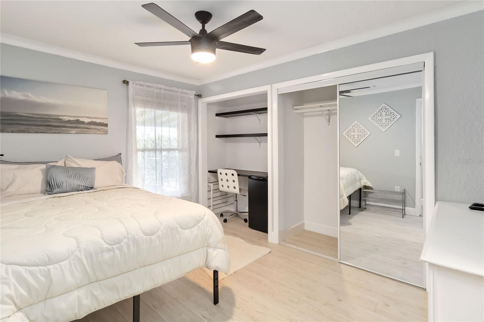 COUNTRY CLUB CIRCLE - Residential