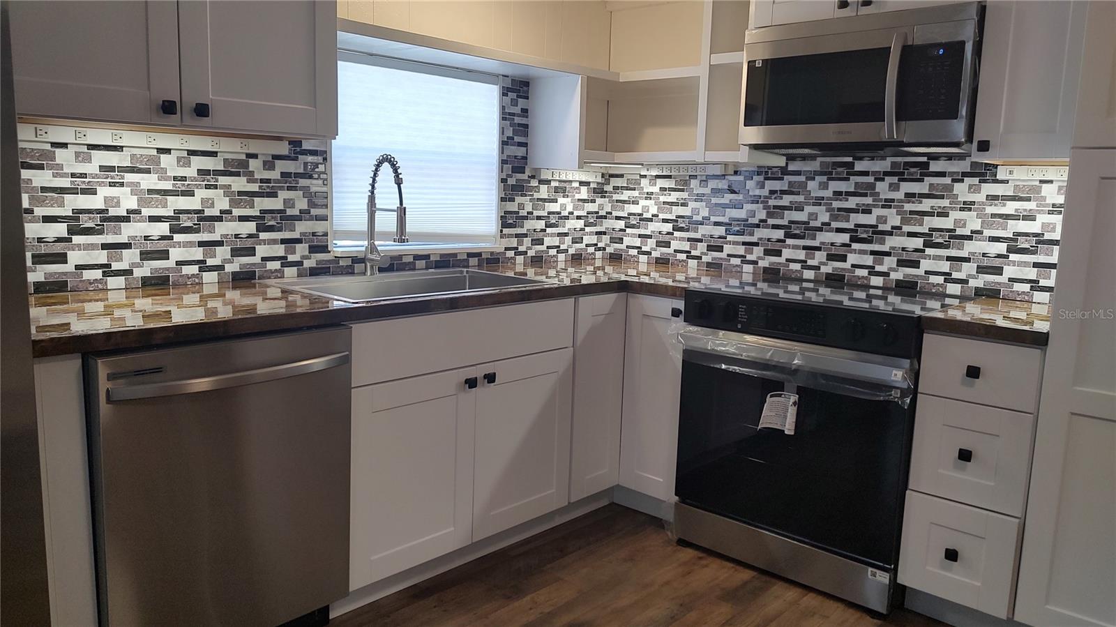 EAST COVE UNIT 01 - Residential