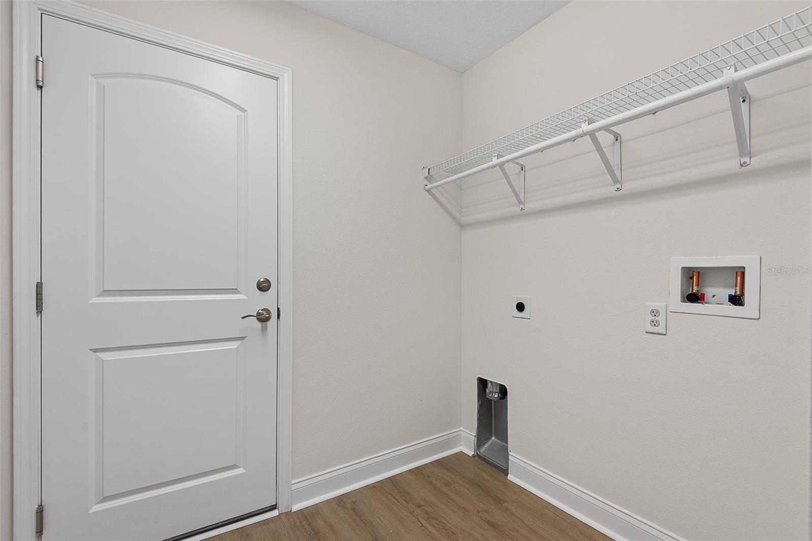 EAGLE LAKES PH 1 SEC 1 - Residential