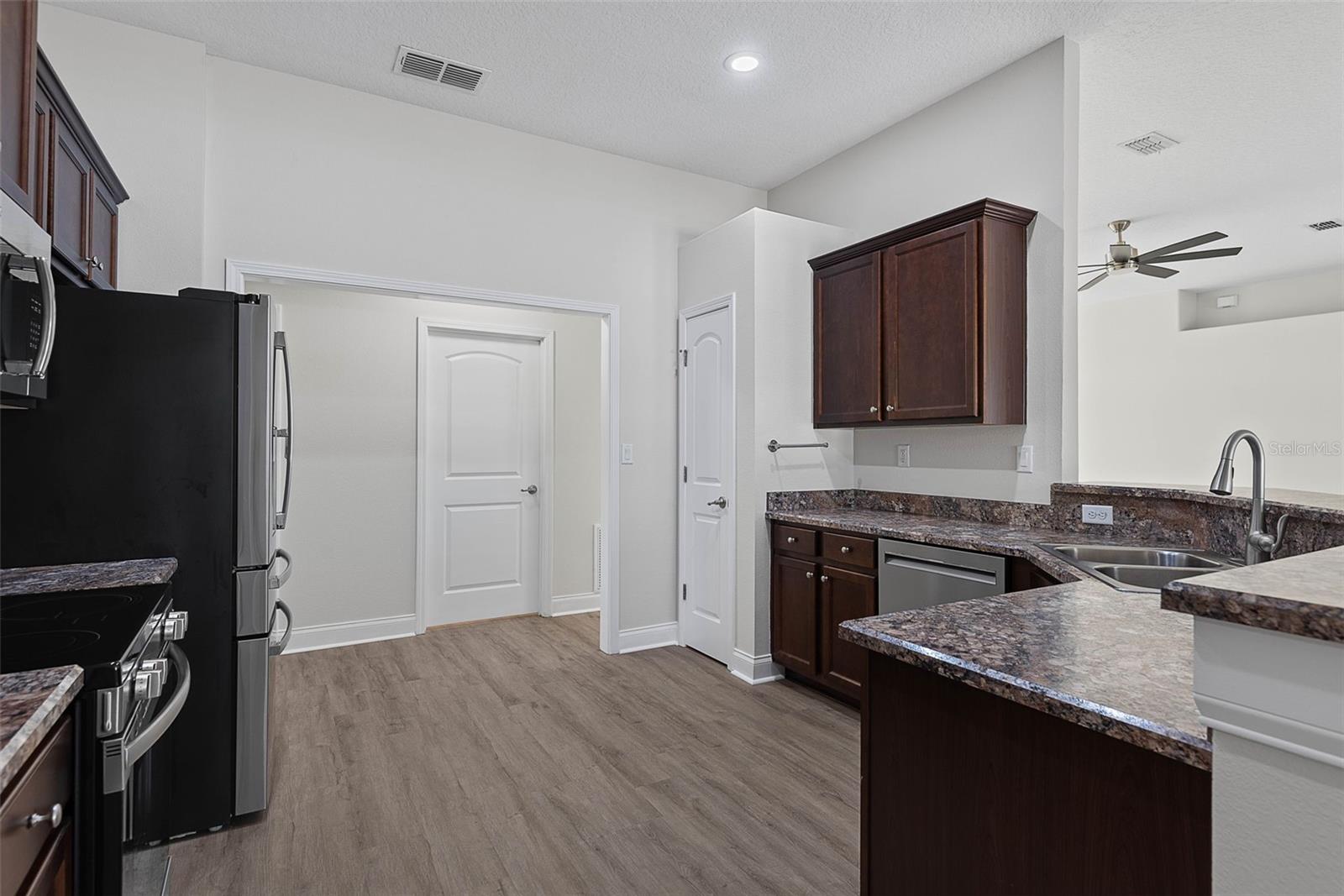 EAGLE LAKES PH 1 SEC 1 - Residential