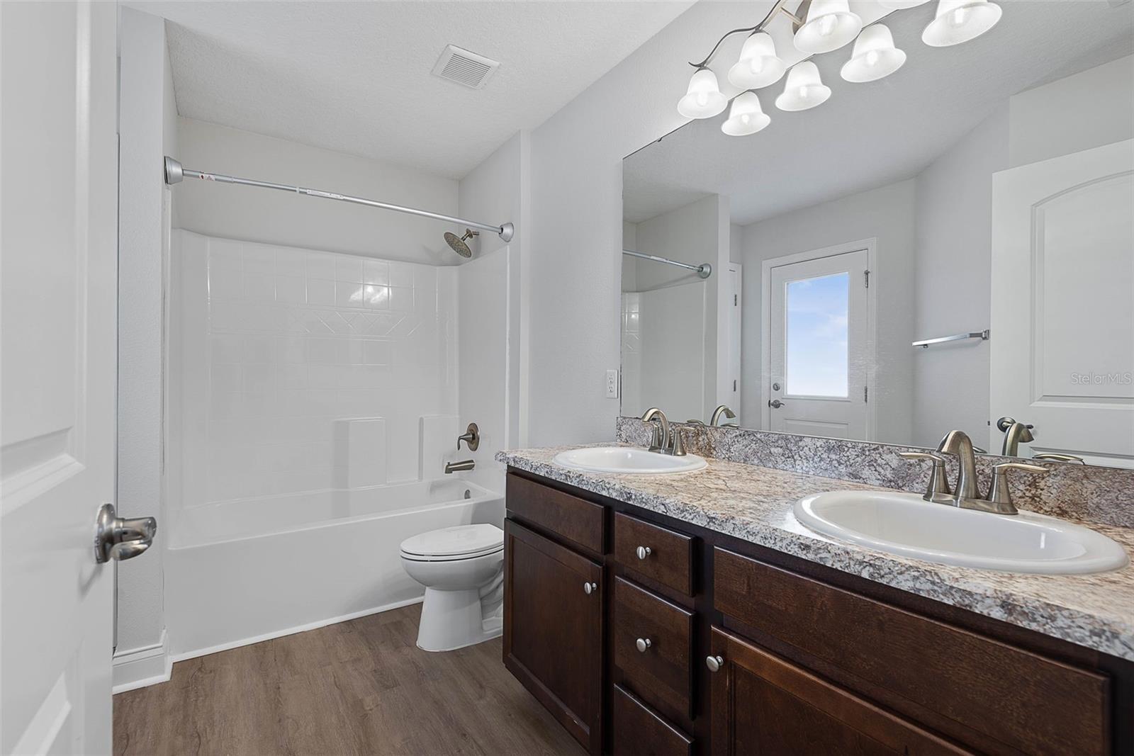 EAGLE LAKES PH 1 SEC 1 - Residential