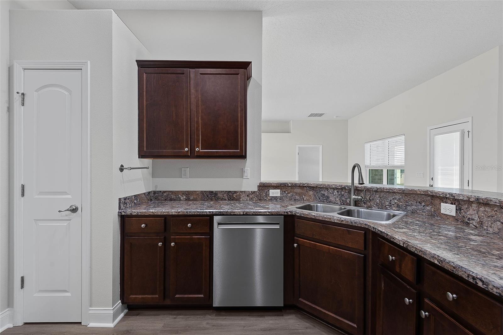 EAGLE LAKES PH 1 SEC 1 - Residential