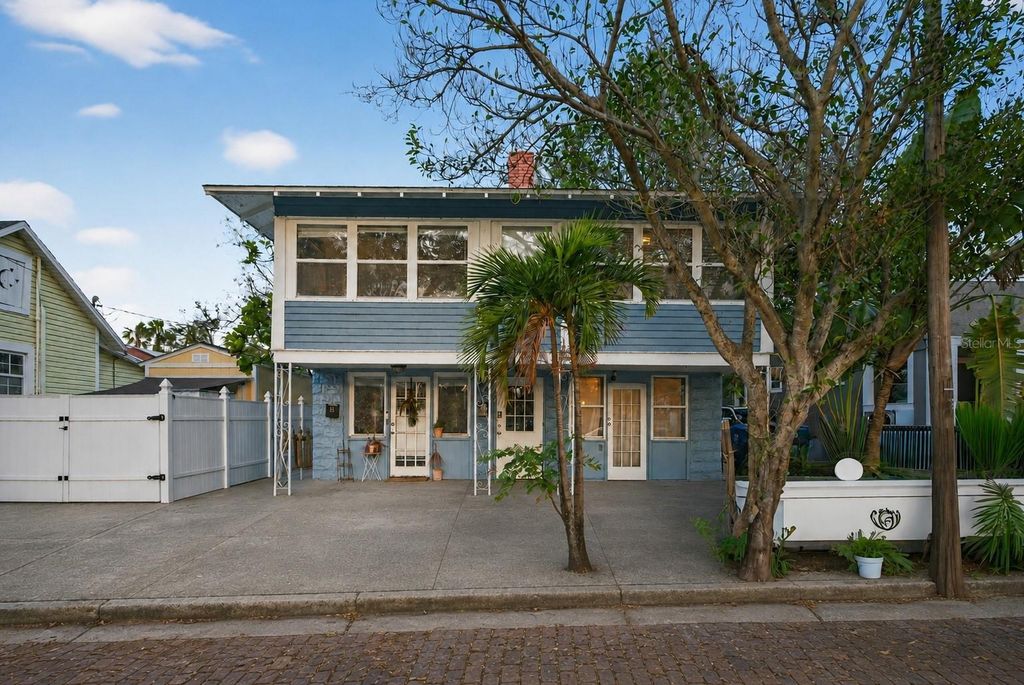 Photo of 1059 5th Street N, St Petersburg, FL 33701 (MLS # A4695855)