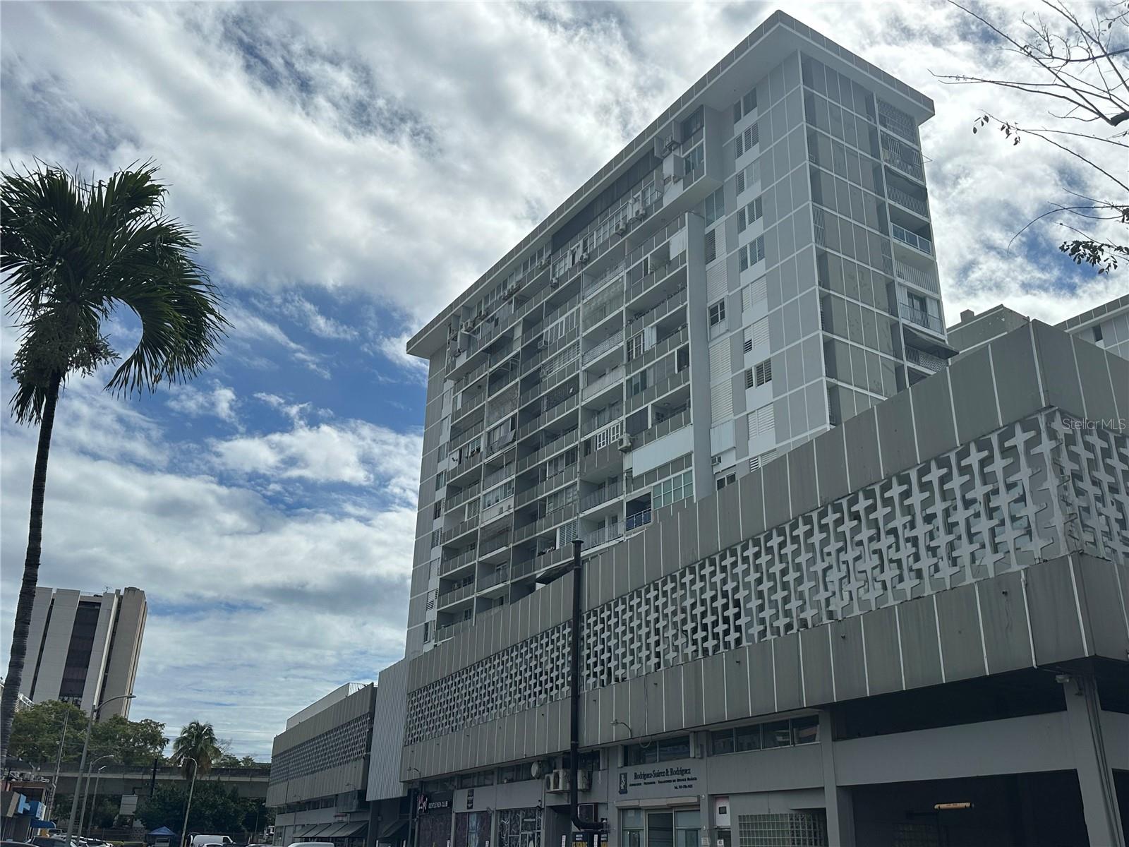 Commercial space for sale In El Centro