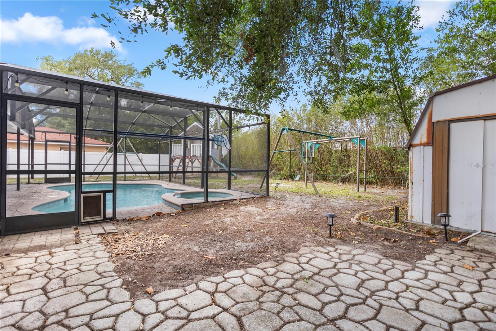 LAUREL SPRINGS - Residential