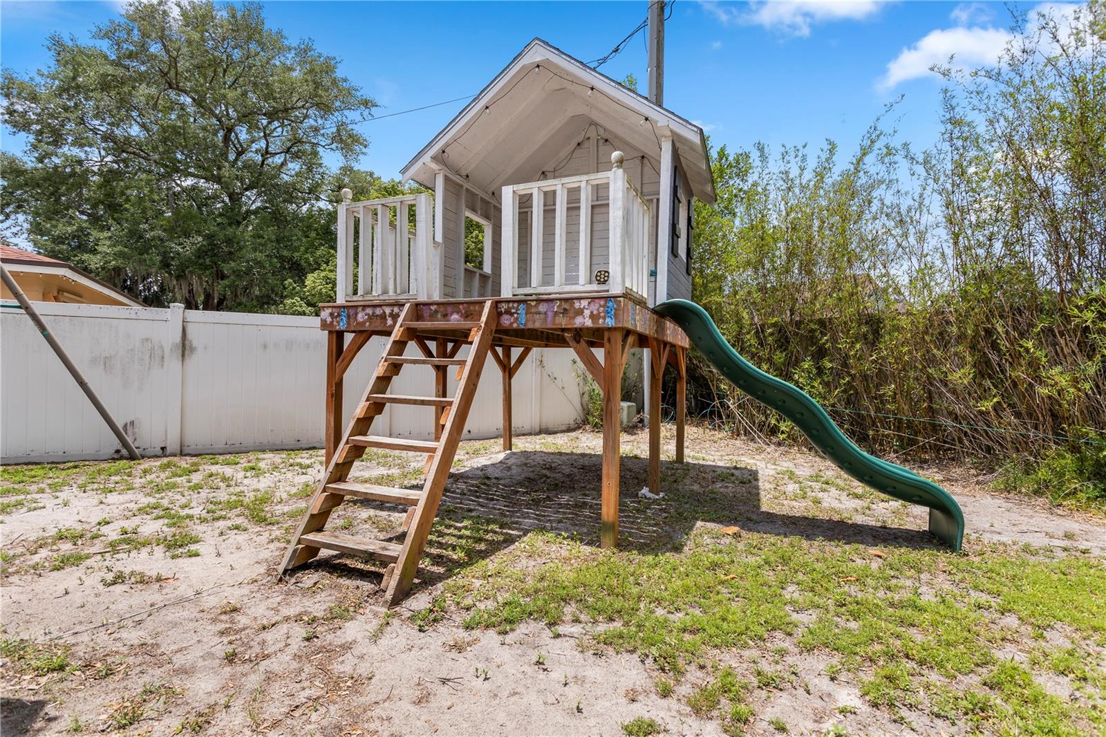 LAUREL SPRINGS - Residential