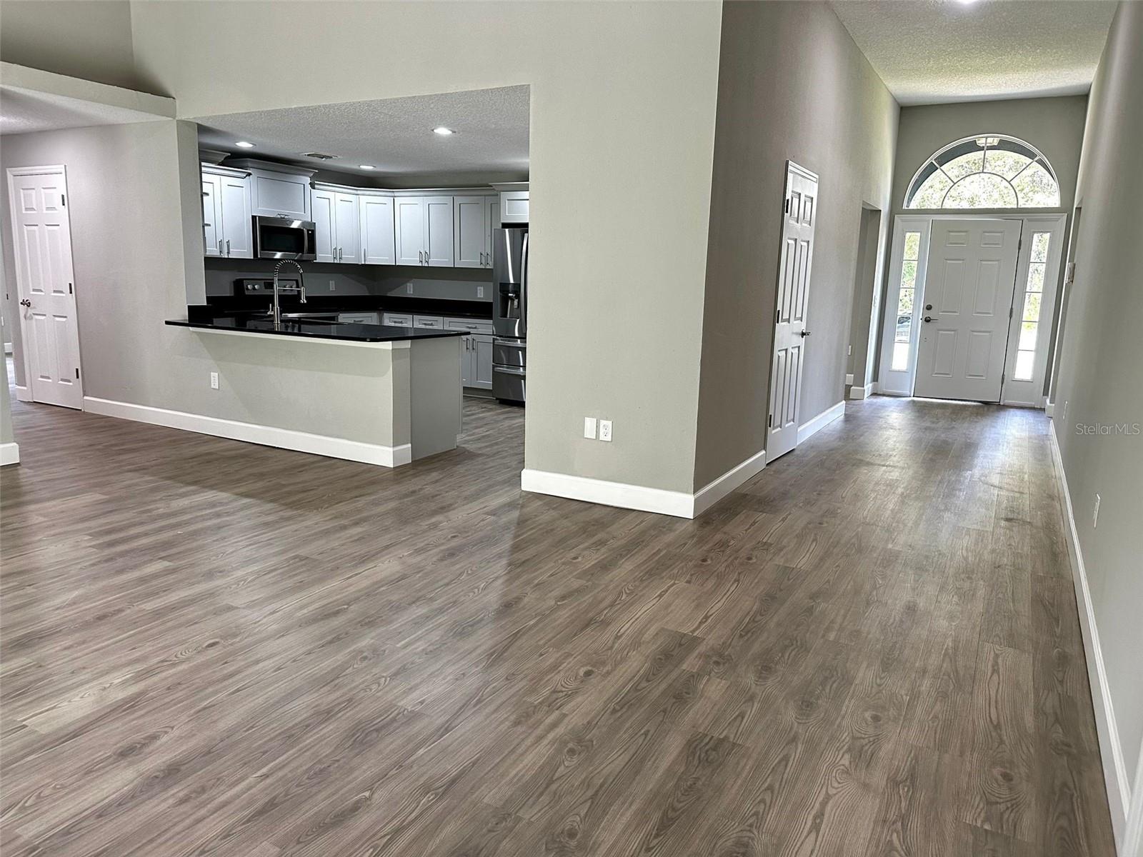 2585 COACHMAN DRIVE