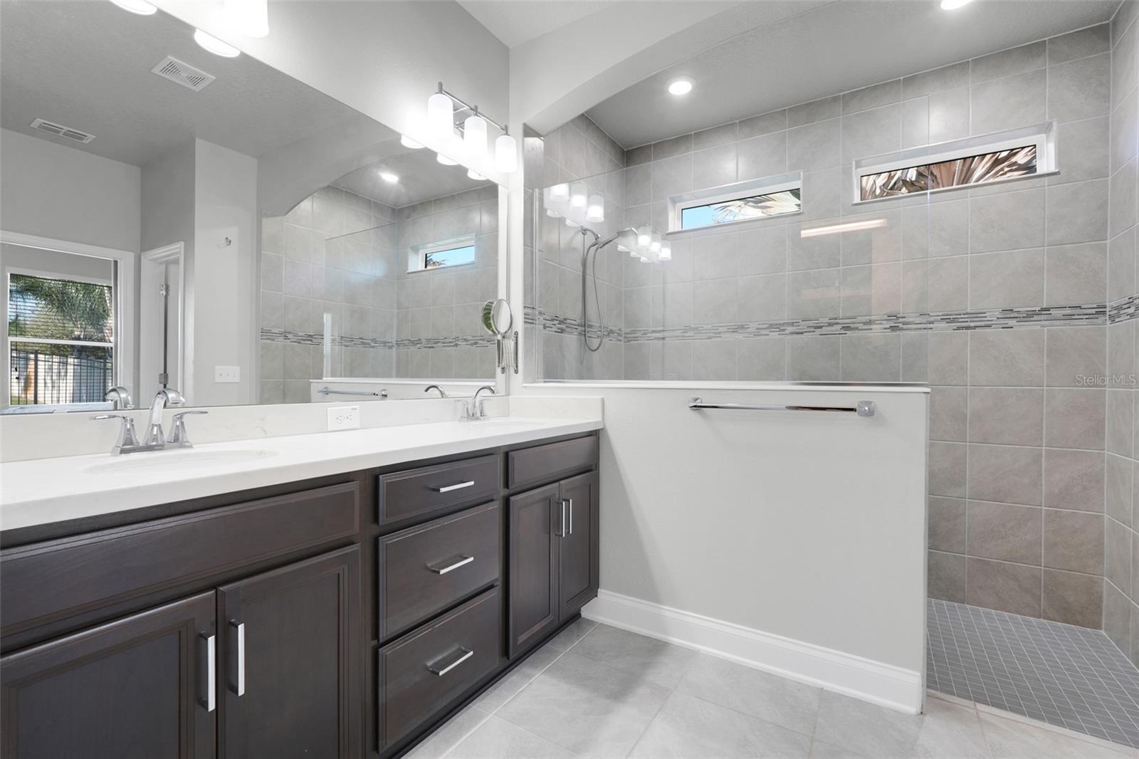 JOHN'S LAKE LANDING PHASE 4 - Residential