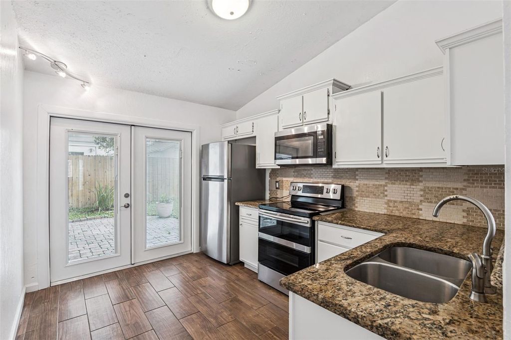 Photo of 1256 Pin Oak Drive, Apopka, FL 32703 (MLS # O6351321)