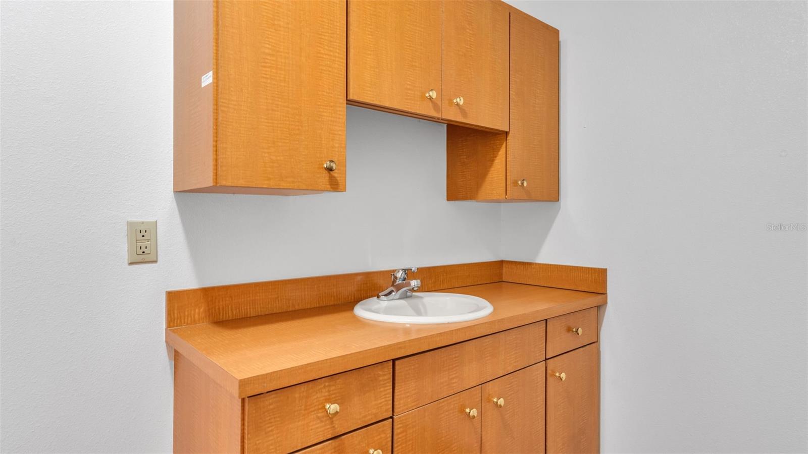 SUMMERLAND HILLS - Residential