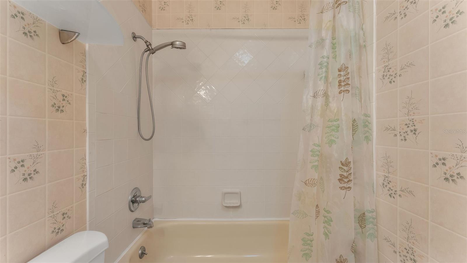 SUMMERLAND HILLS - Residential