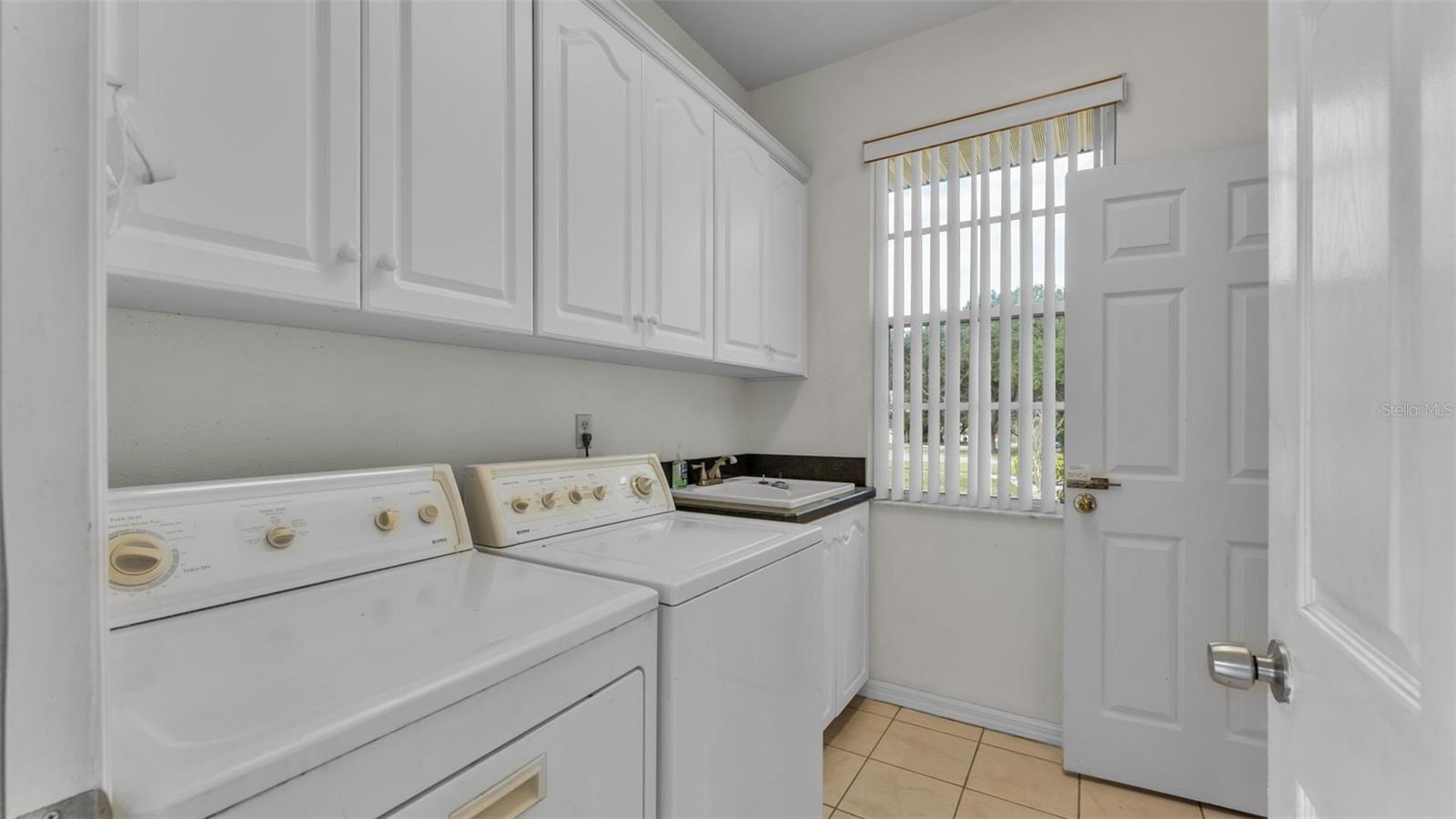 SUMMERLAND HILLS - Residential