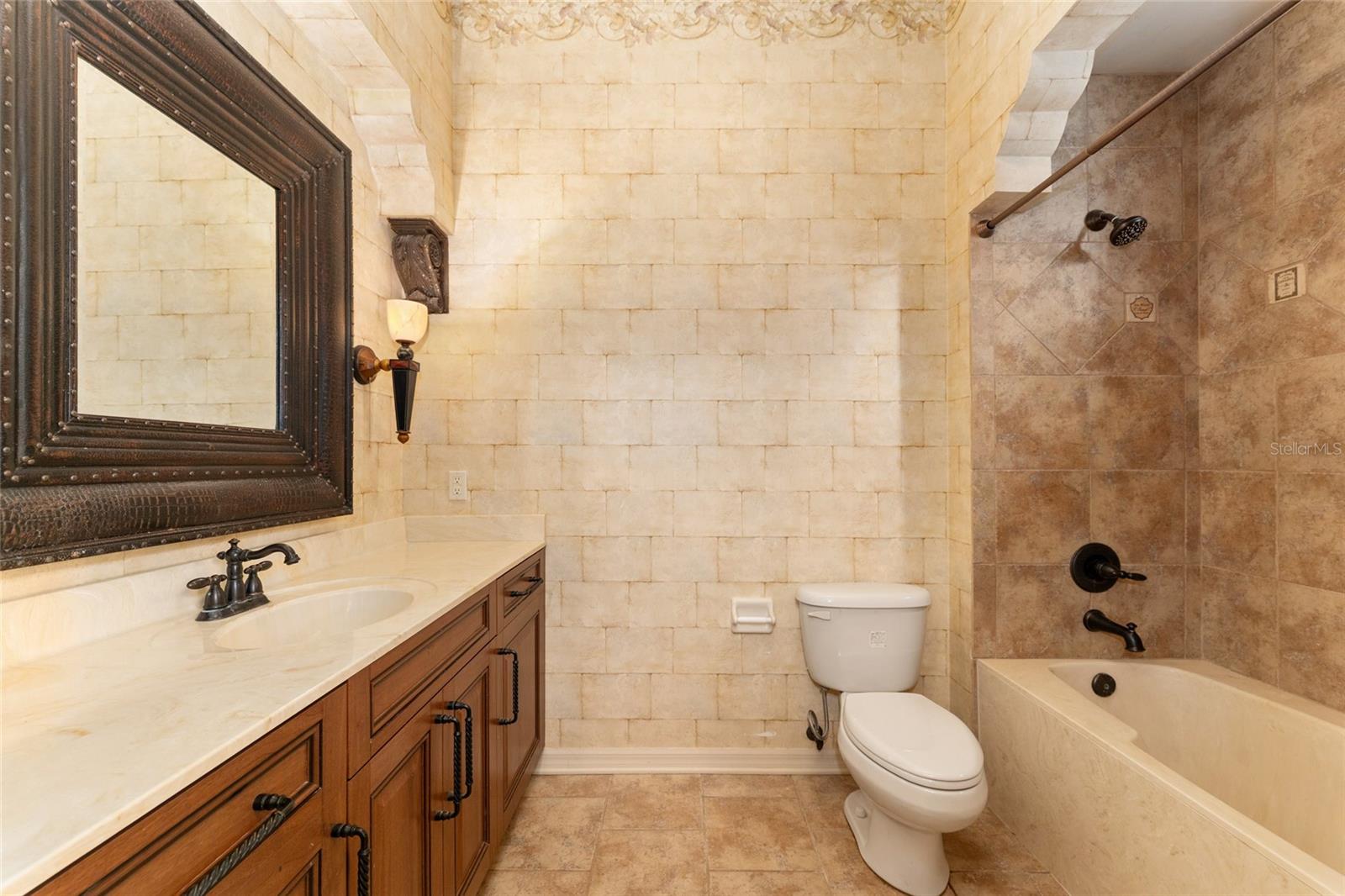 SHANNON WOODS - Residential