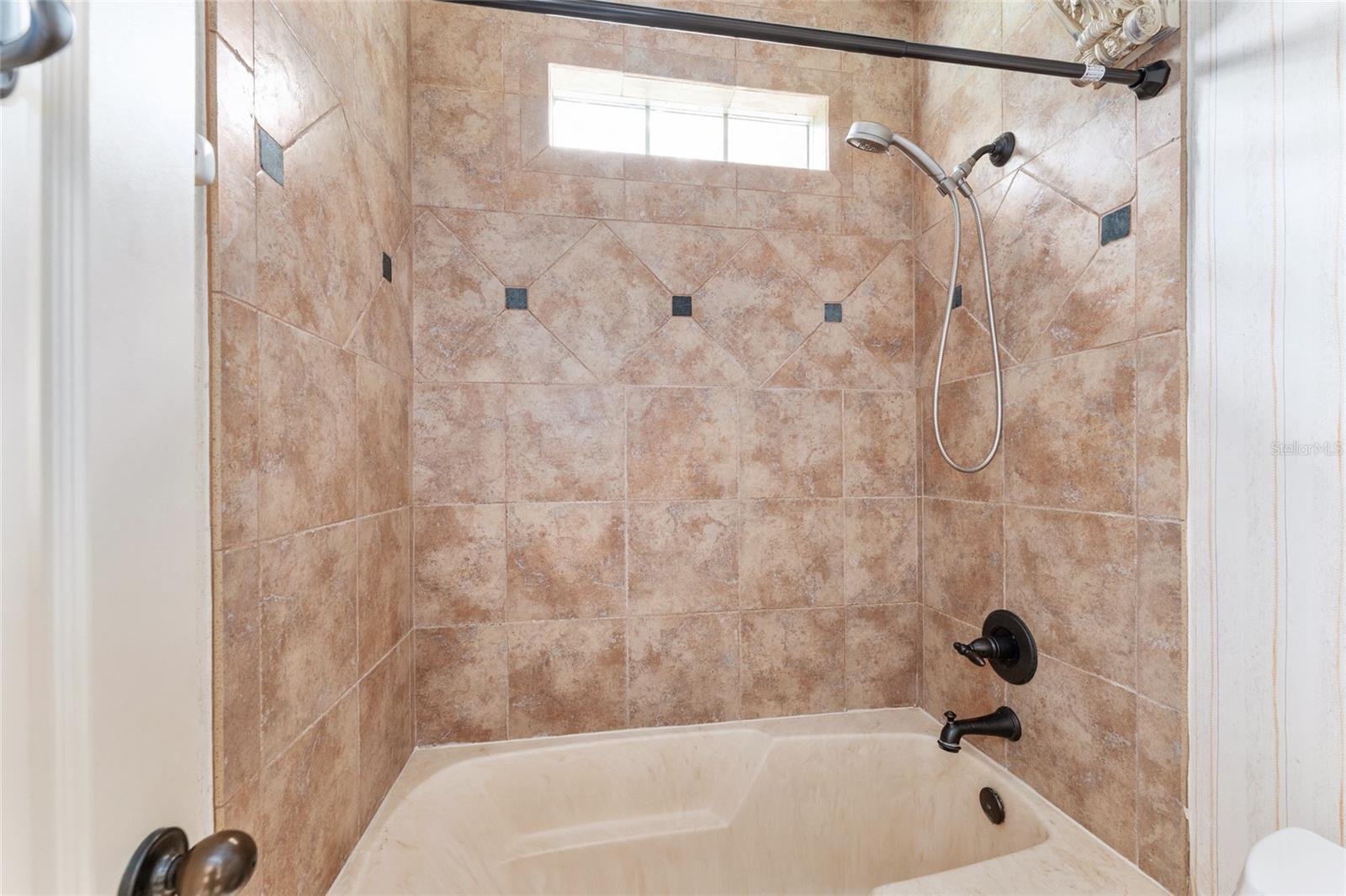 SHANNON WOODS - Residential