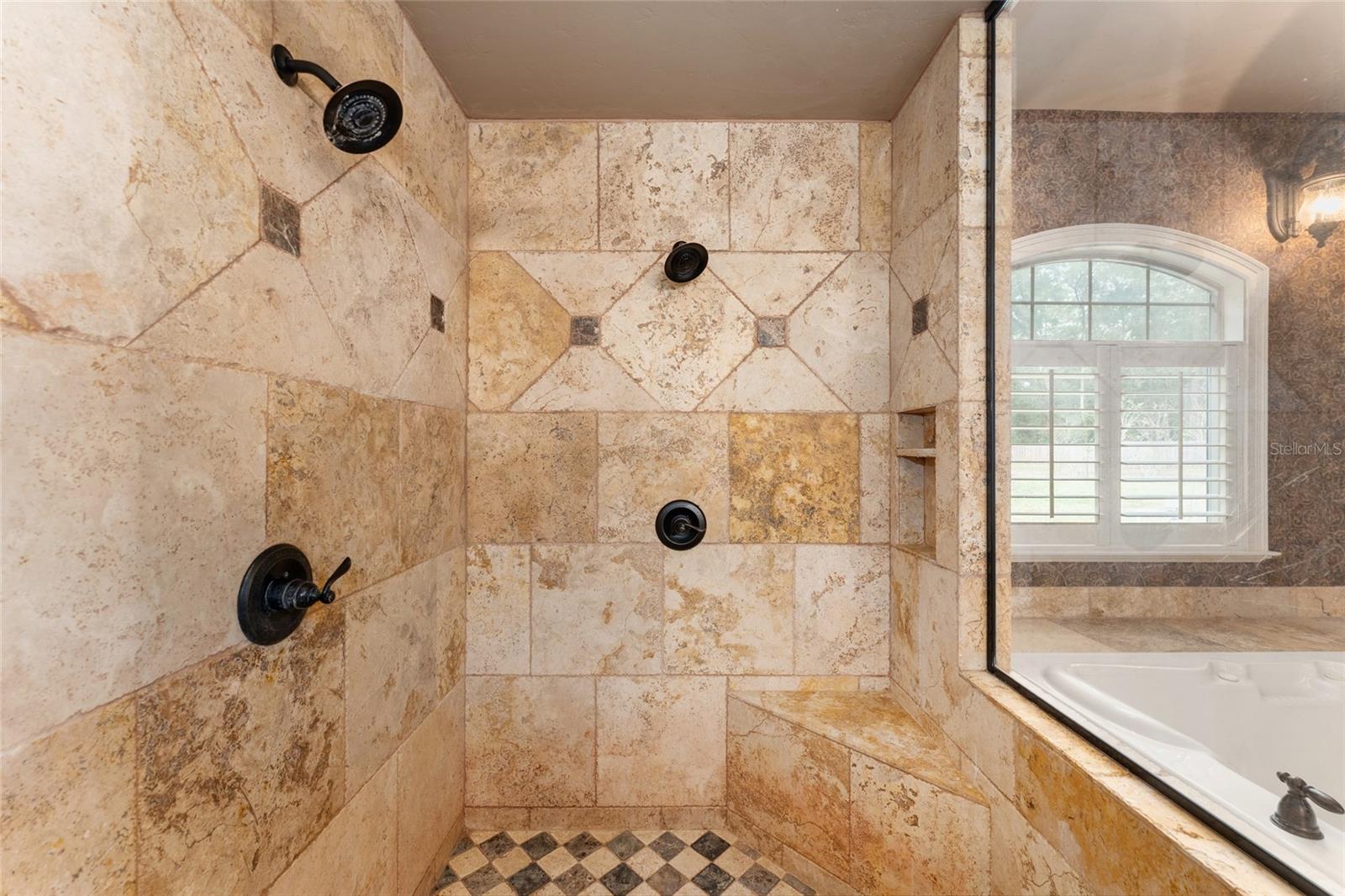 SHANNON WOODS - Residential