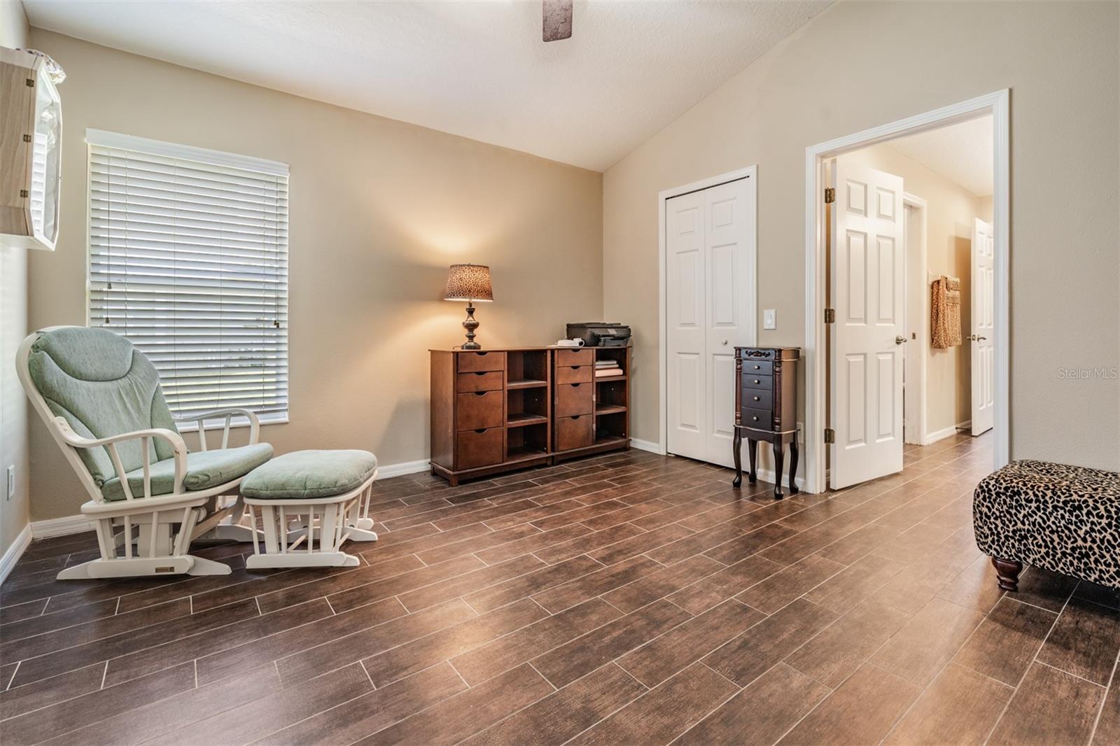 LAKESHORE RANCH - Residential