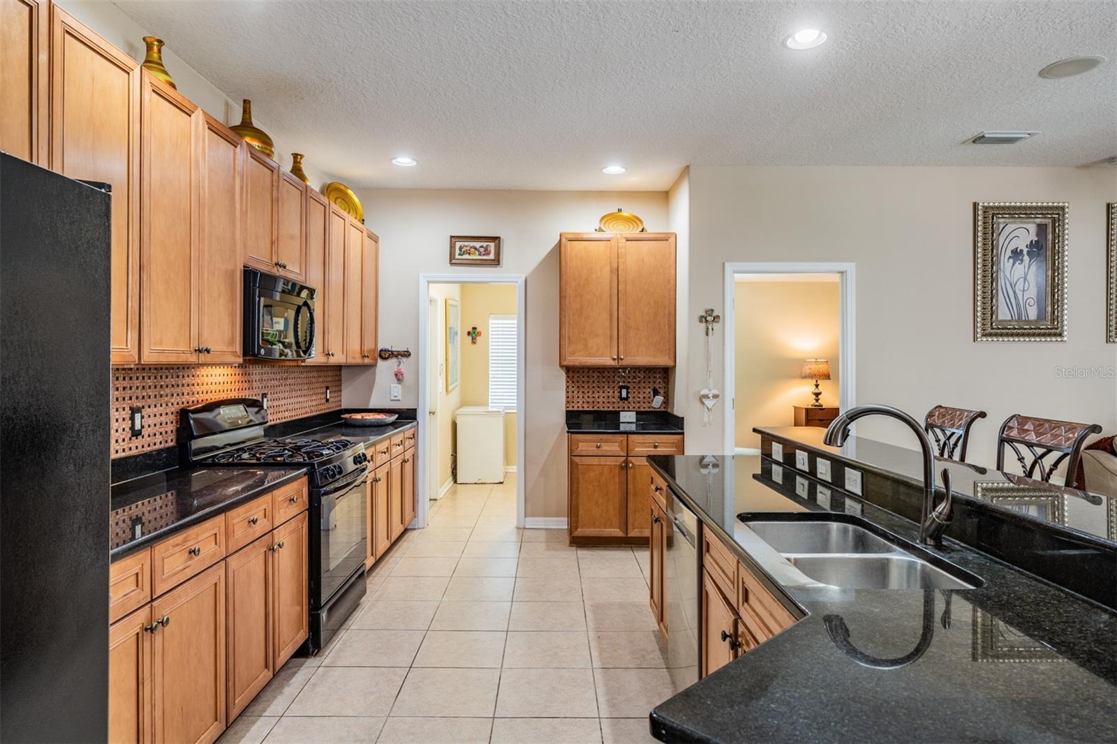 LAKESHORE RANCH - Residential