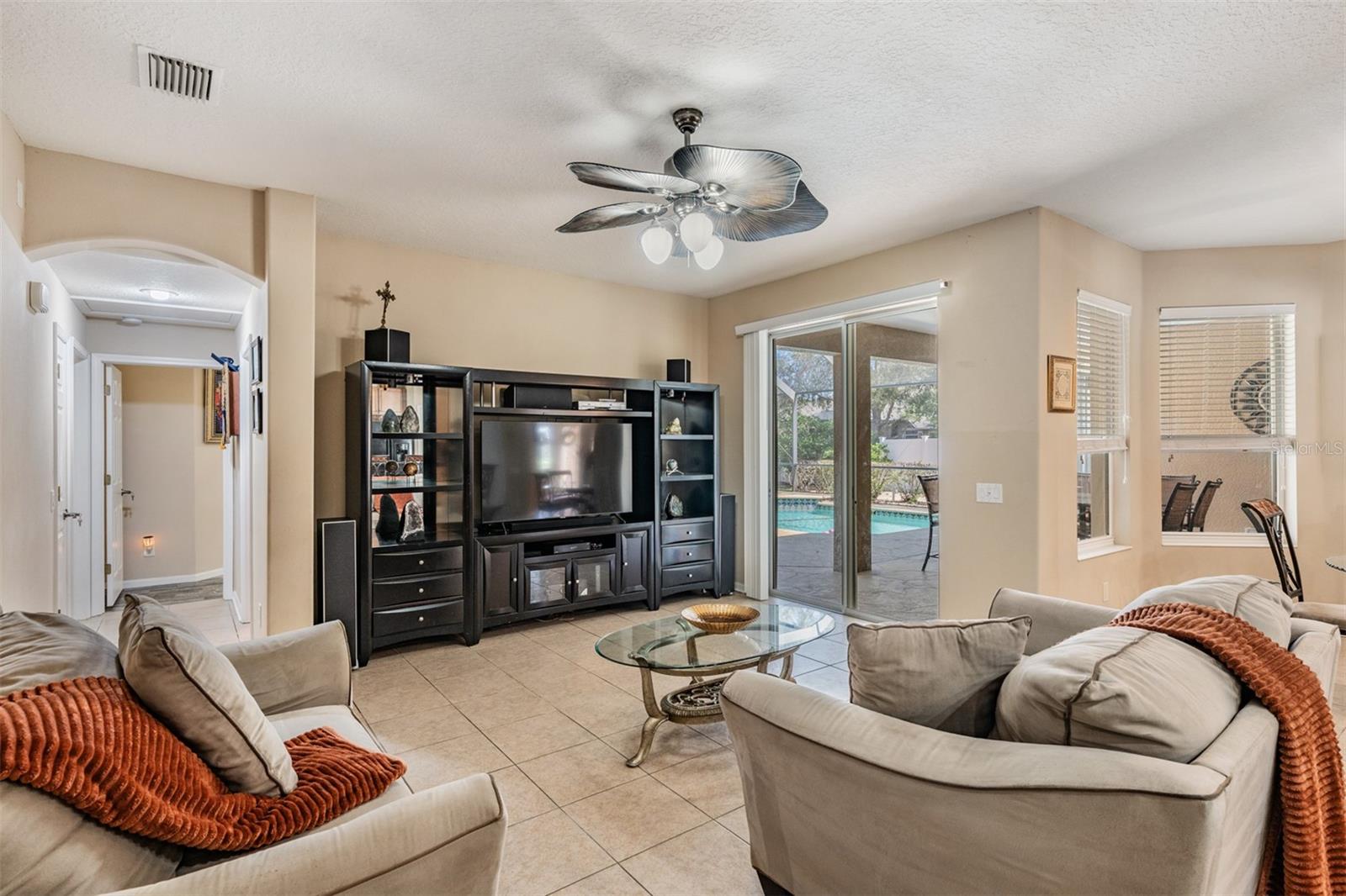 LAKESHORE RANCH - Residential