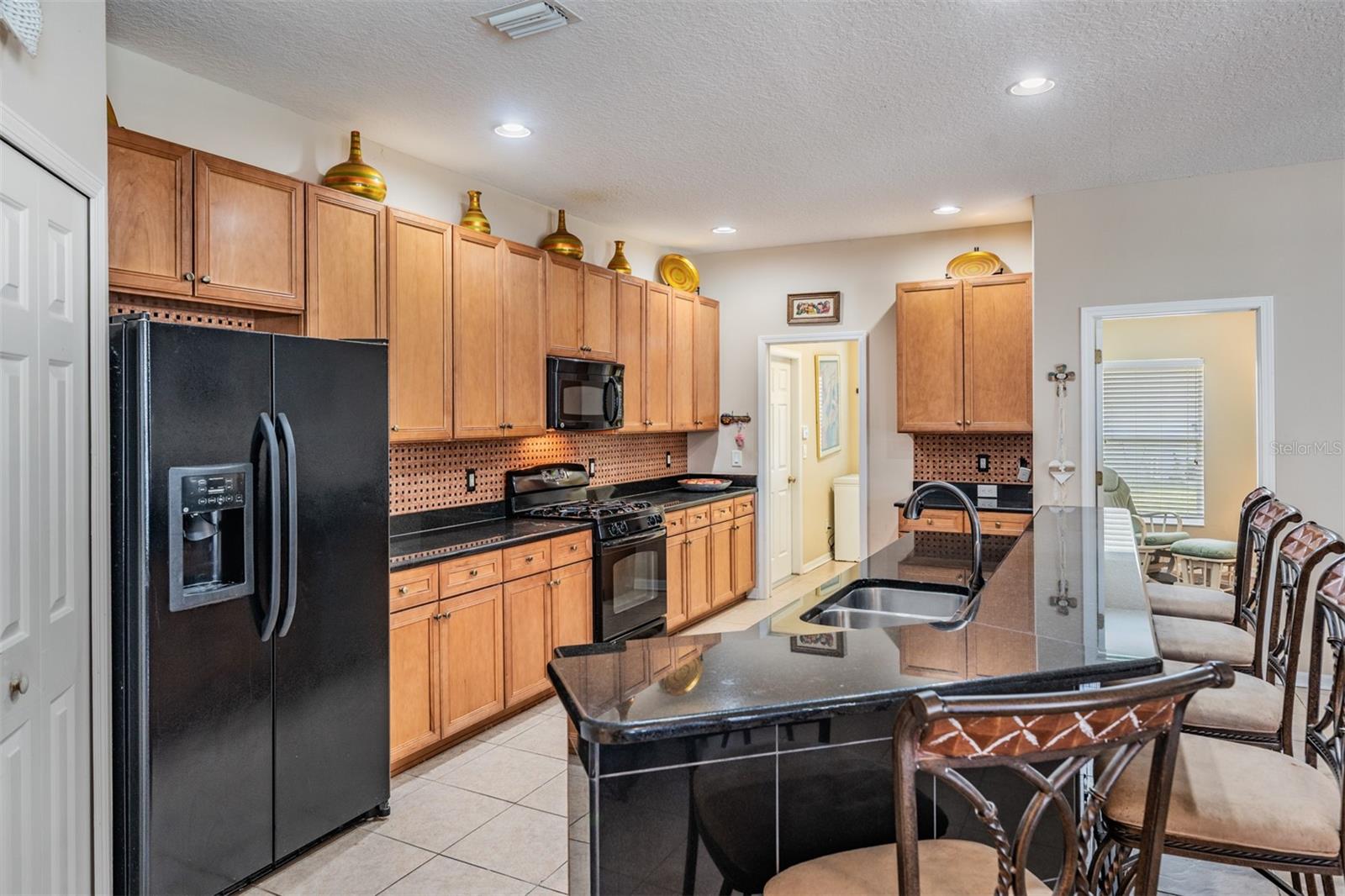 LAKESHORE RANCH - Residential