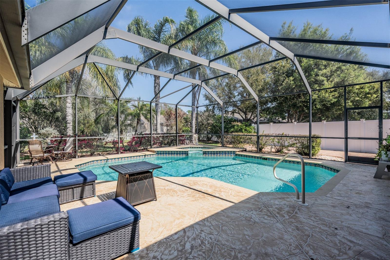 LAKESHORE RANCH - Residential