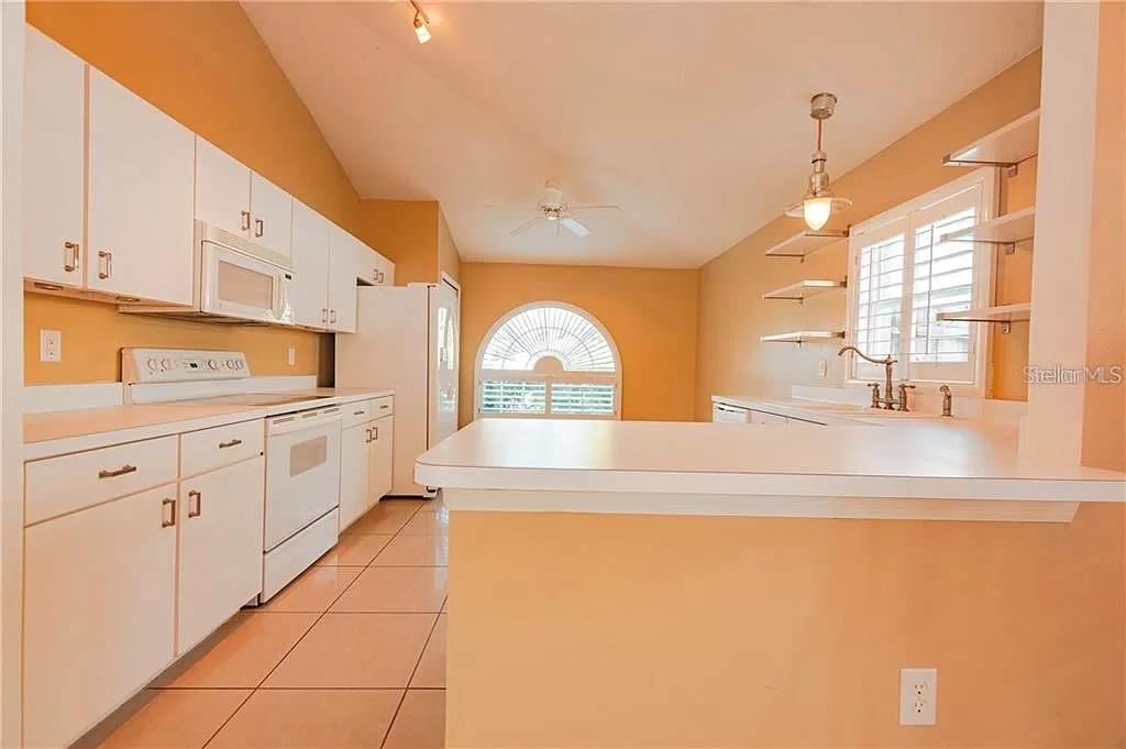 PAVILION PH 2 - Residential Lease