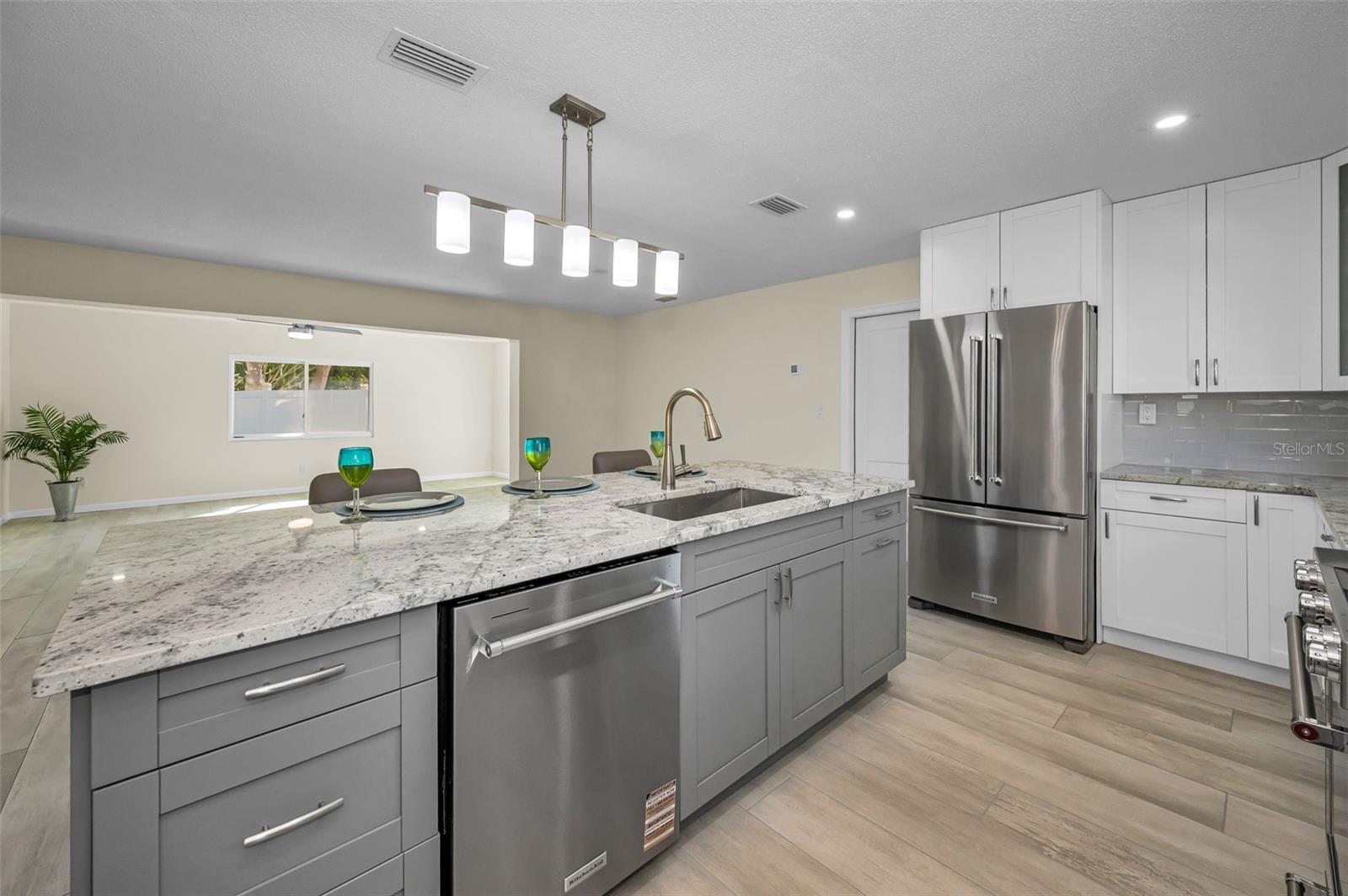 HARBOR VIEW VILLAS 1ST ADD - Residential