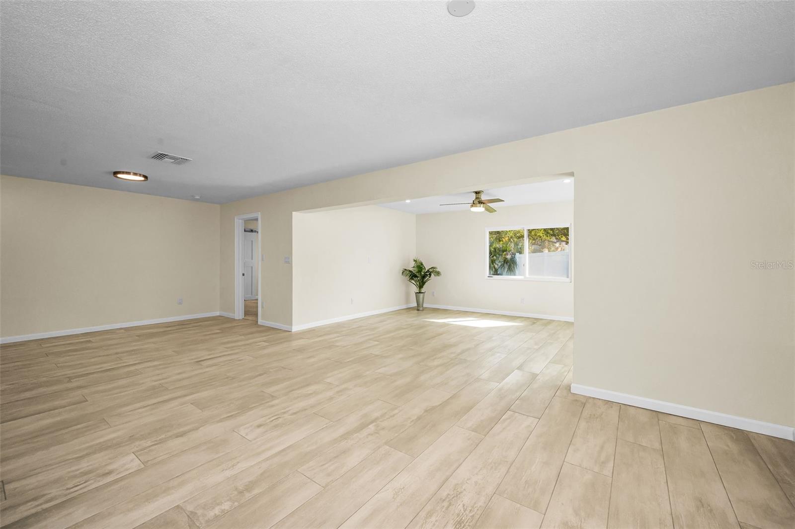 HARBOR VIEW VILLAS 1ST ADD - Residential