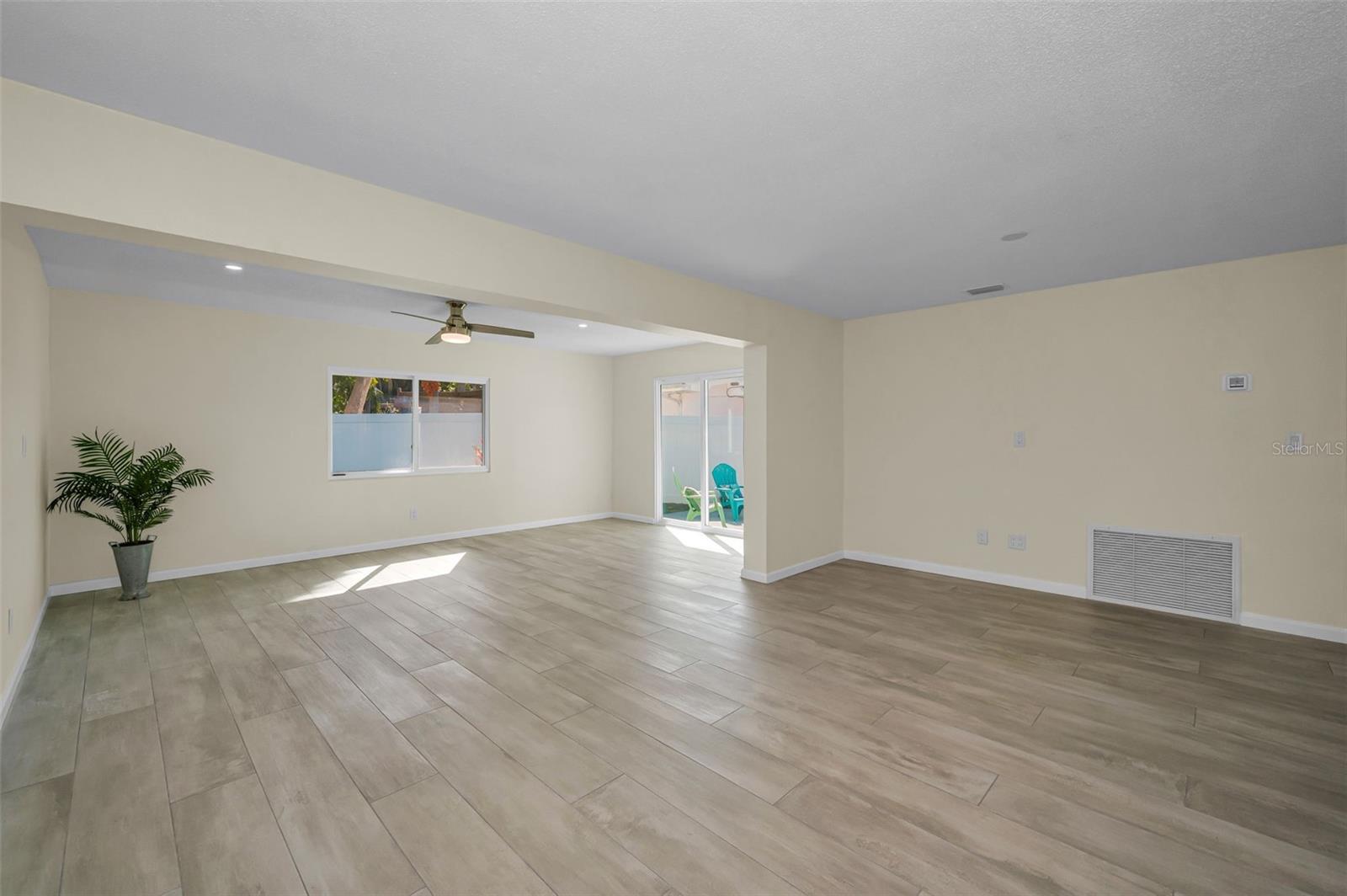 HARBOR VIEW VILLAS 1ST ADD - Residential