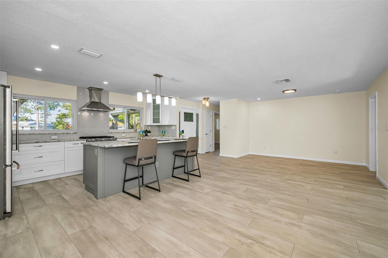 HARBOR VIEW VILLAS 1ST ADD - Residential